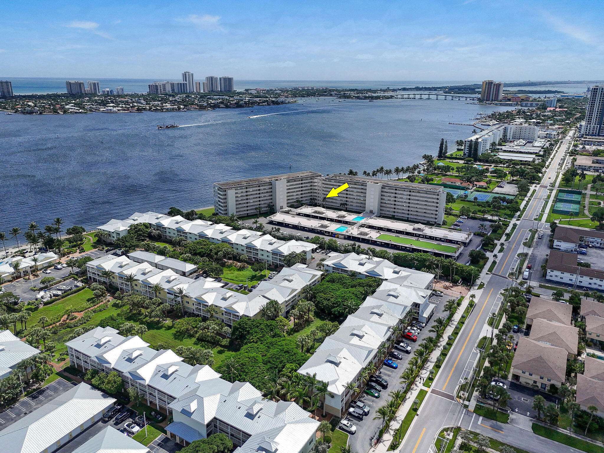 Lake Park, FL 33403,801 Lake Shore DR 310