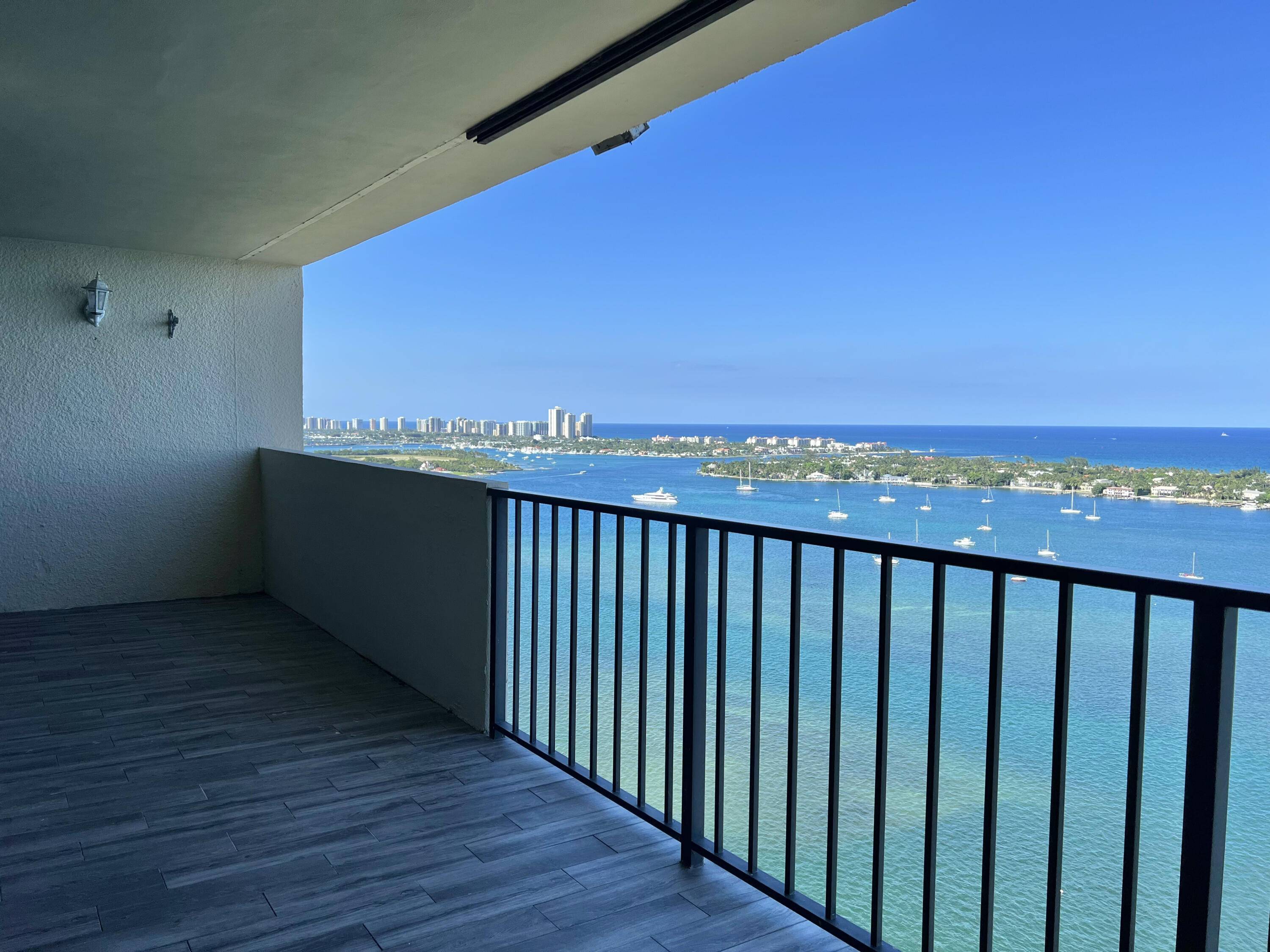 West Palm Beach, FL 33407,5600 N Flagler DR Ph209