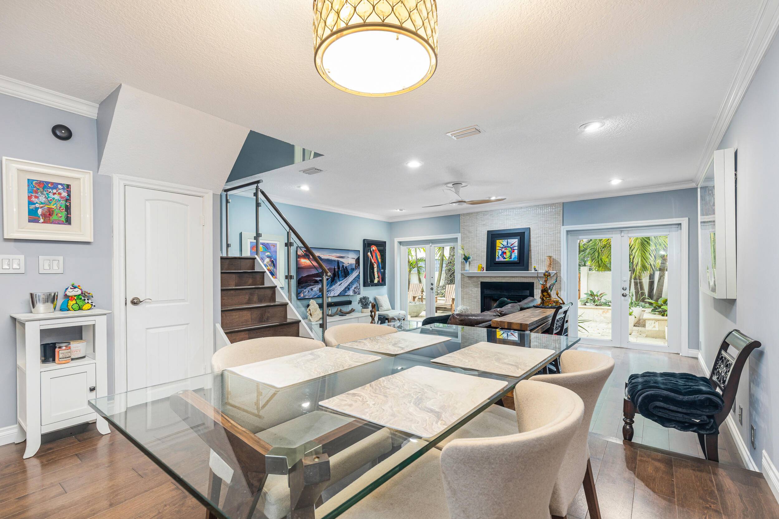 Fort Lauderdale, FL 33301,810 SE 2nd ST F