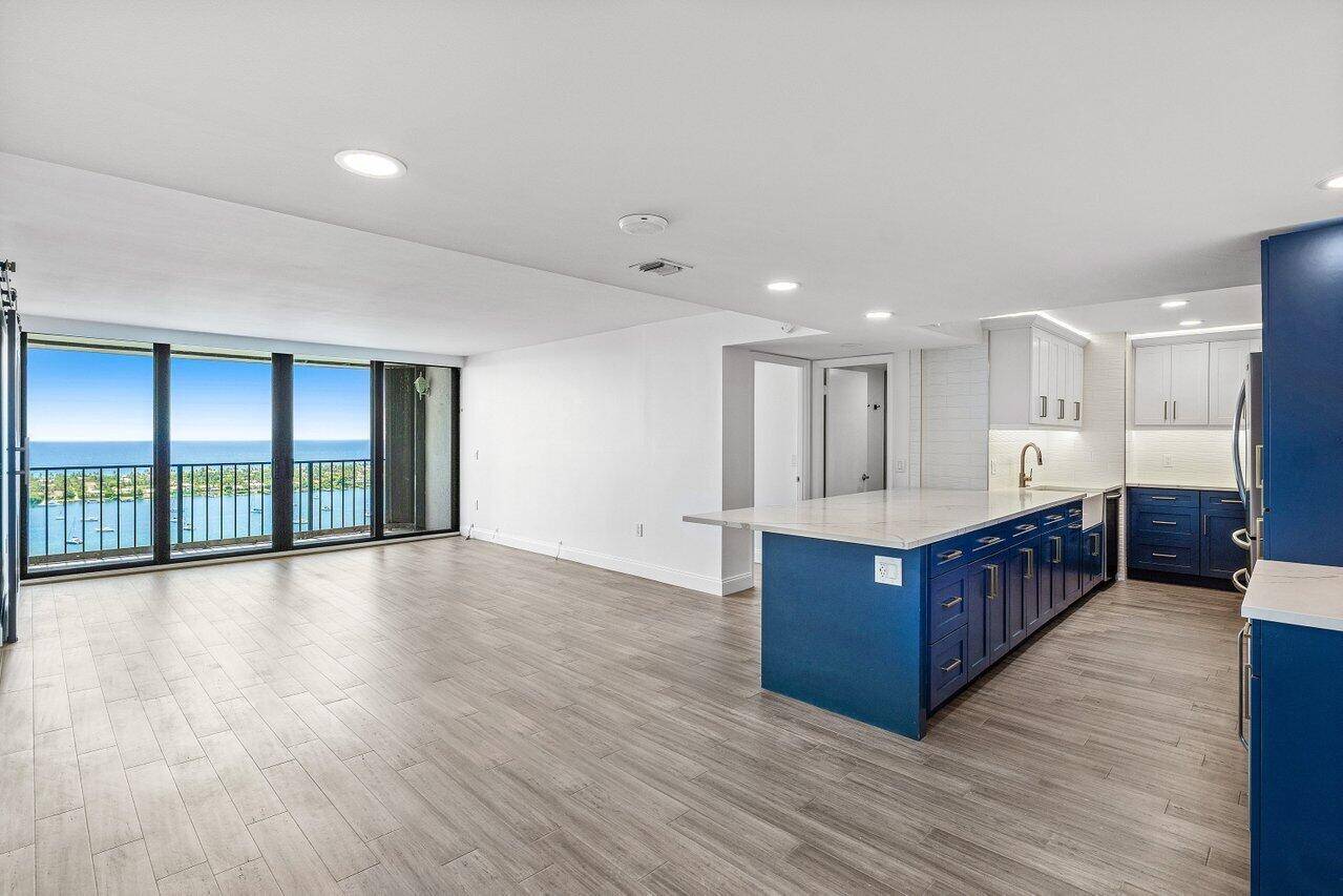 West Palm Beach, FL 33407,5600 N Flagler DR Ph109