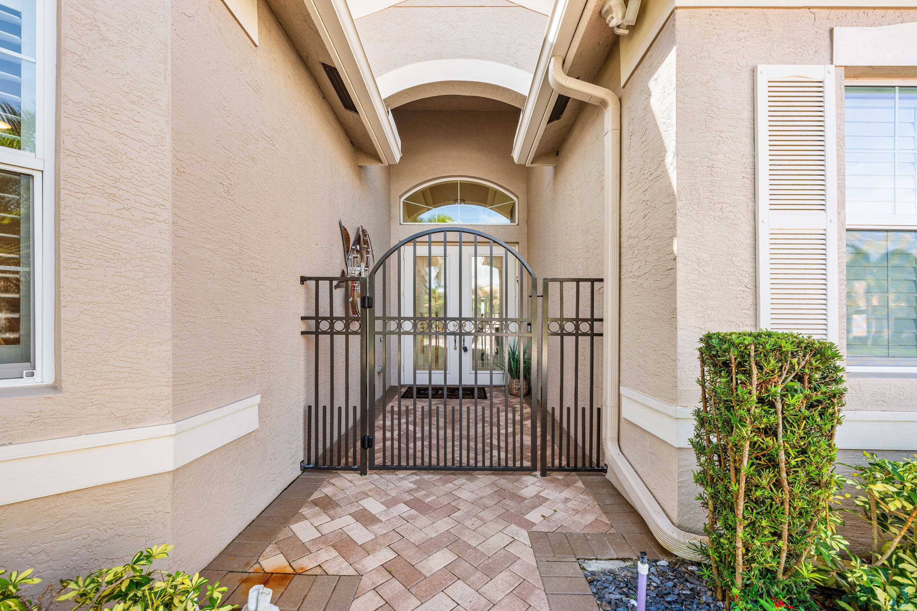 Boynton Beach, FL 33473,8188 Green Mountain RD