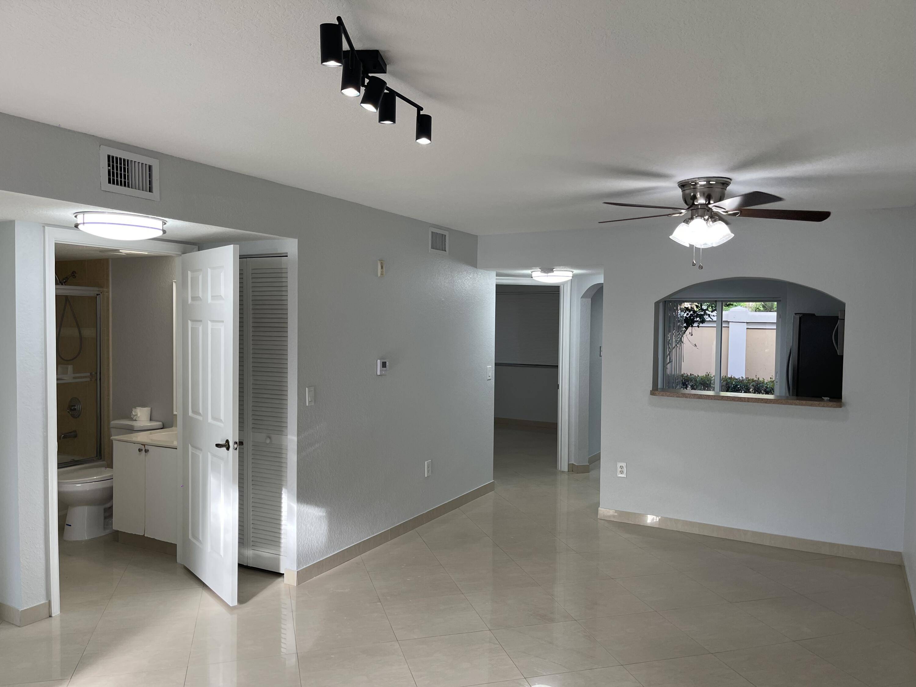 West Palm Beach, FL 33411,3760 N Jog RD 104