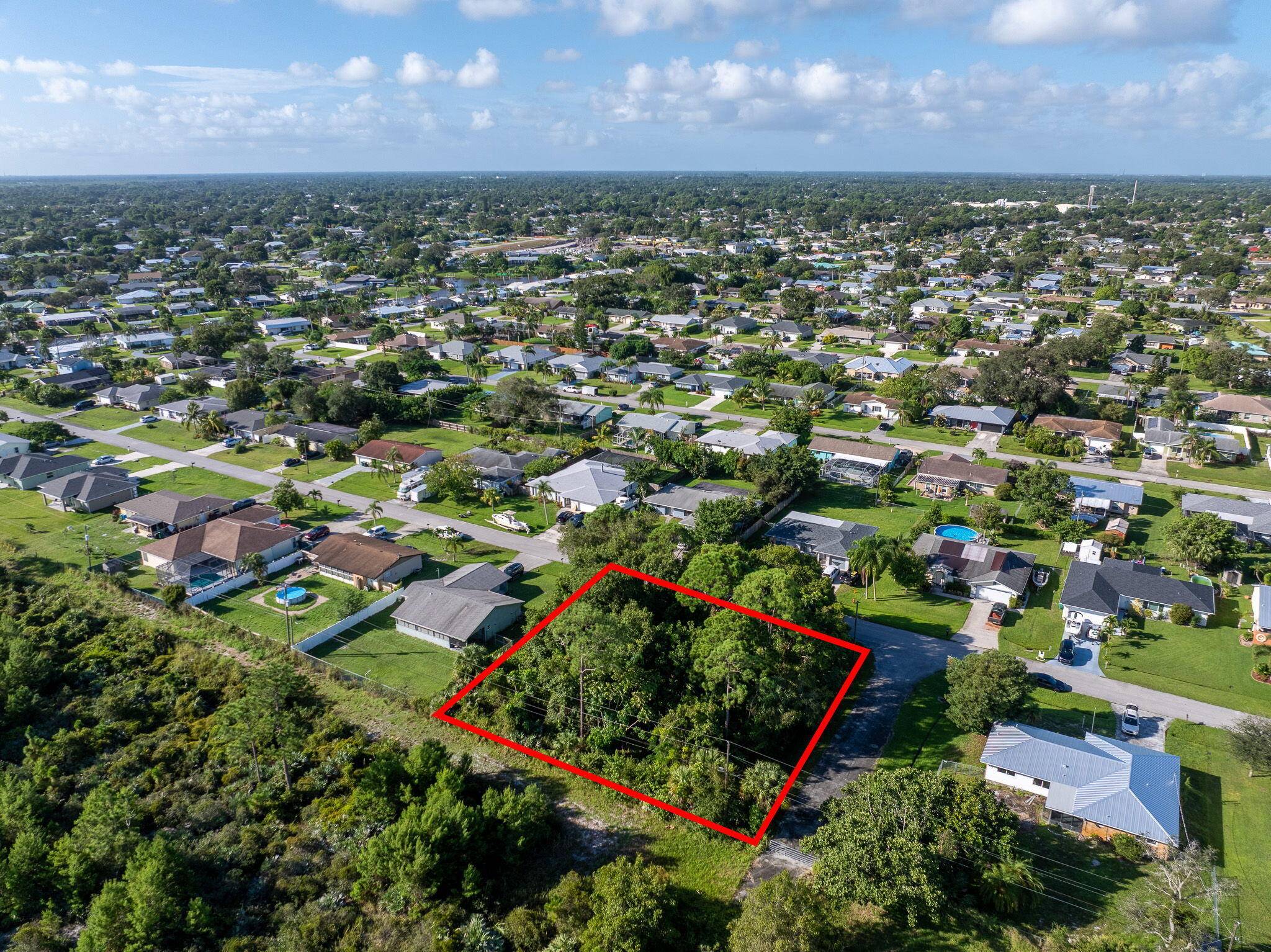 Port Saint Lucie, FL 34983,441 SE Galleon LN