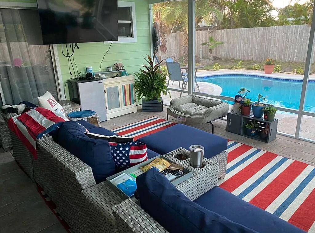 Jensen Beach, FL 34957,1567 NE W 21st TER