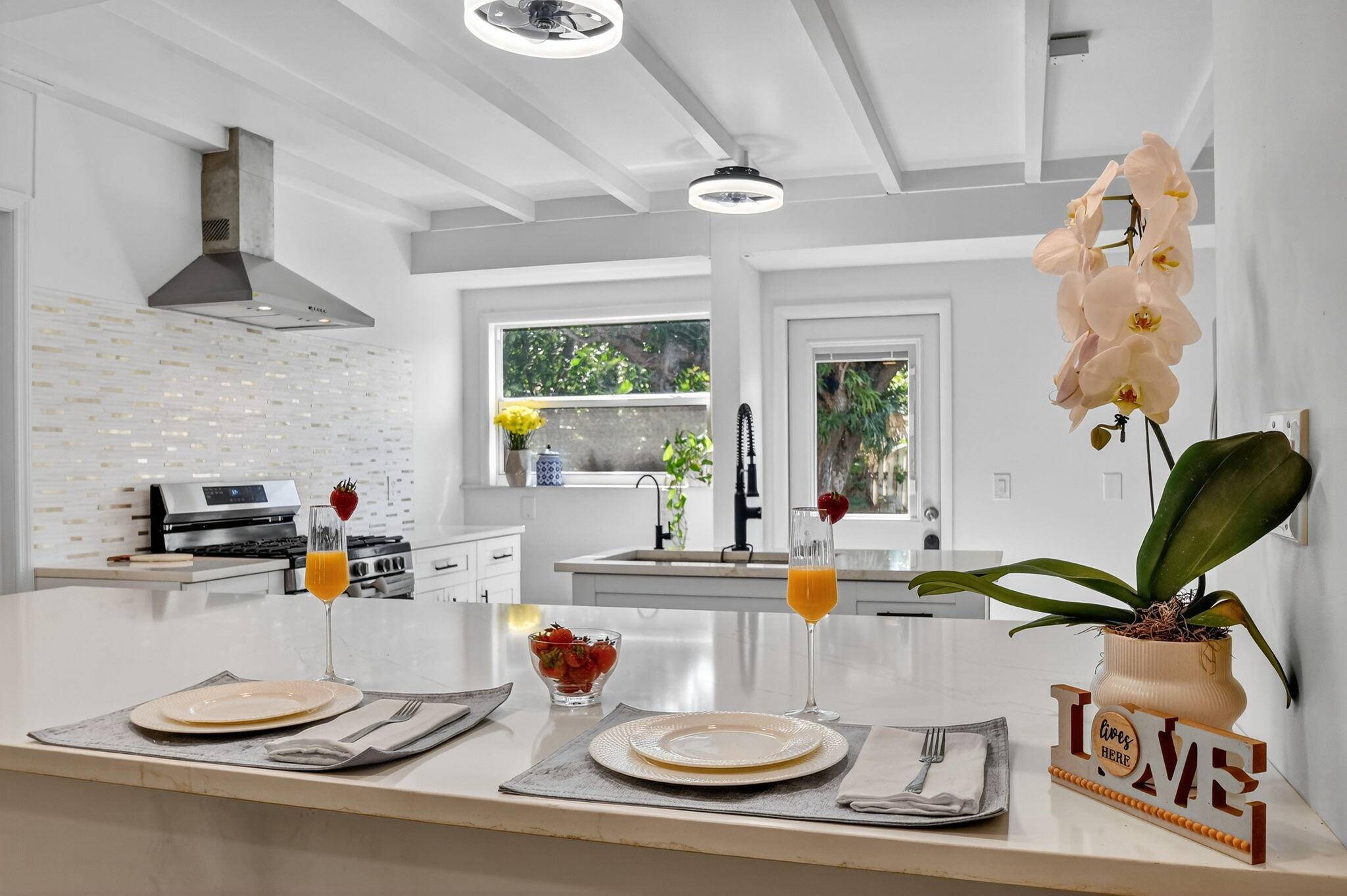 Lake Worth Beach, FL 33460,701 S D ST