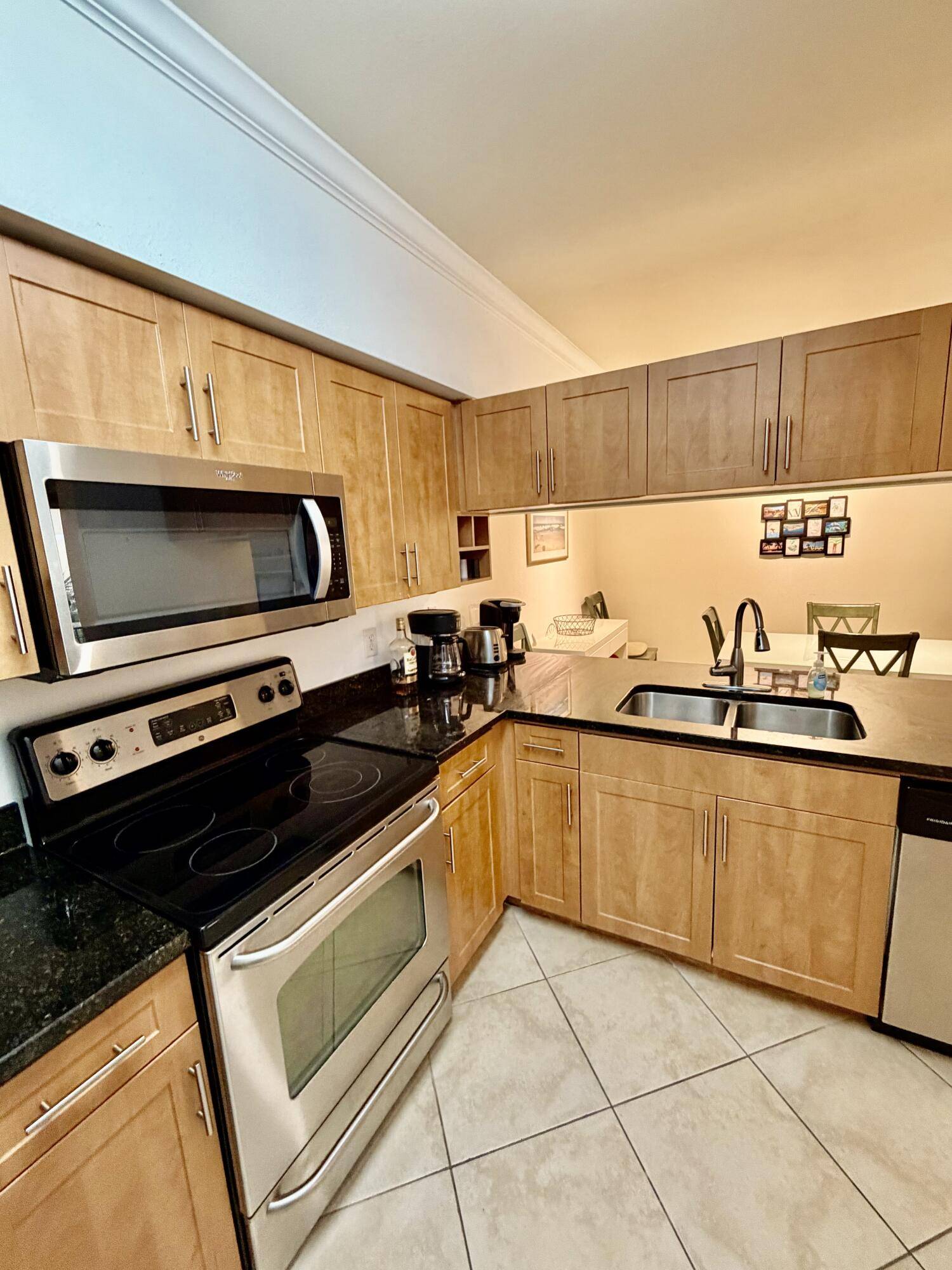 West Palm Beach, FL 33411,6521 Emerald Dunes DR 106