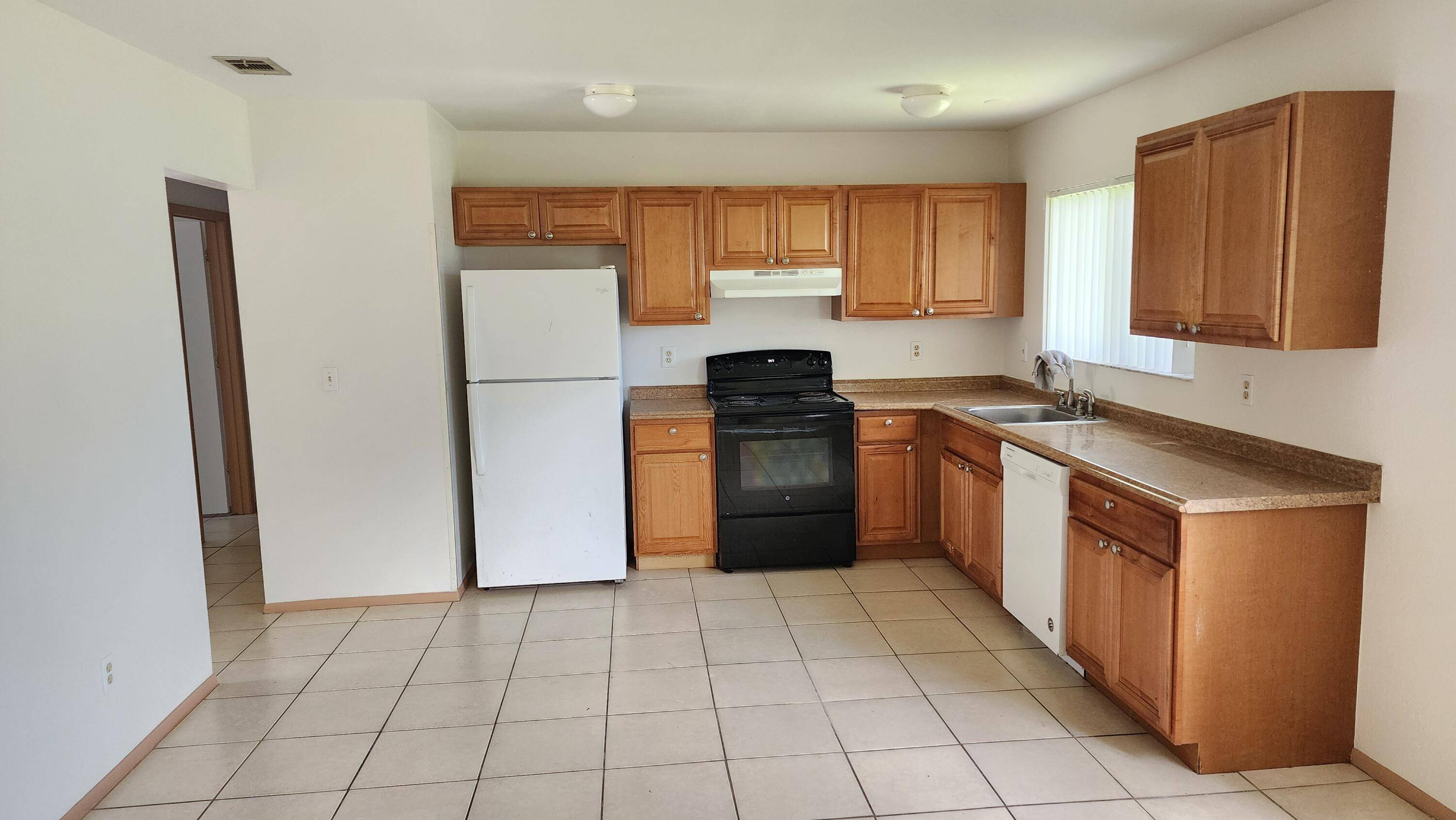 Port Saint Lucie, FL 34983,651 NW Sharpe ST