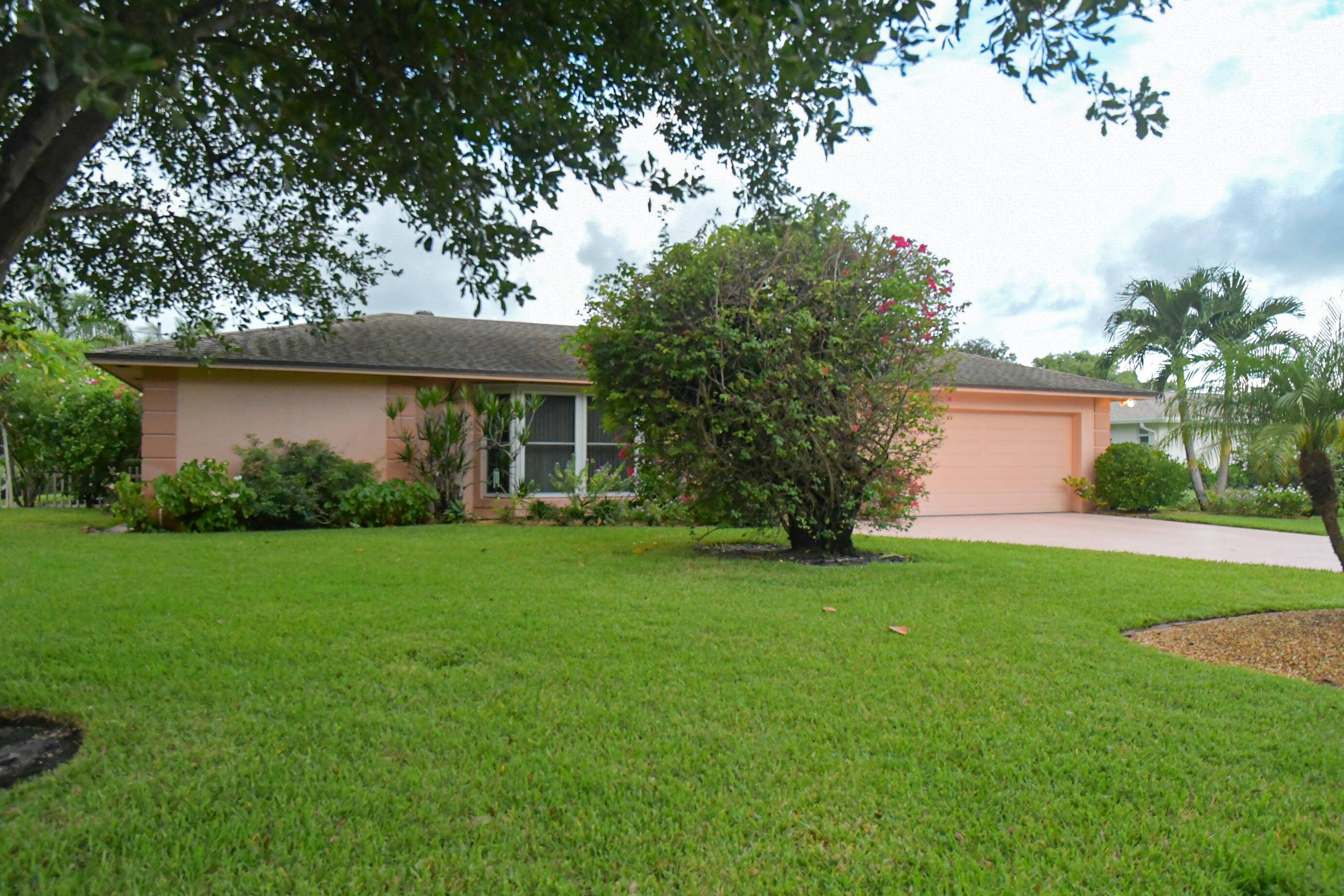 Tequesta, FL 33469,73 E Fairview