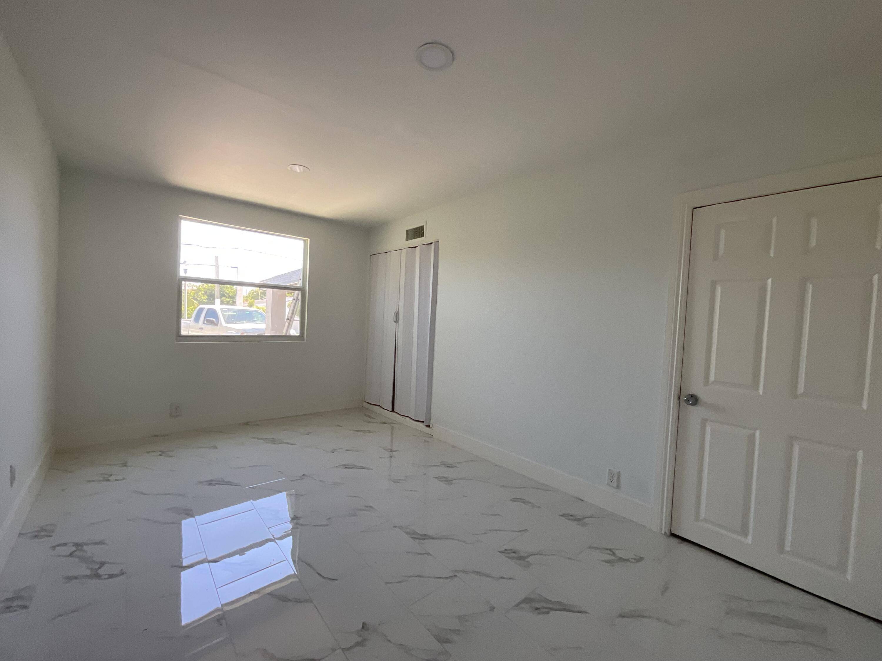 West Palm Beach, FL 33405,3007 Georgia AVE