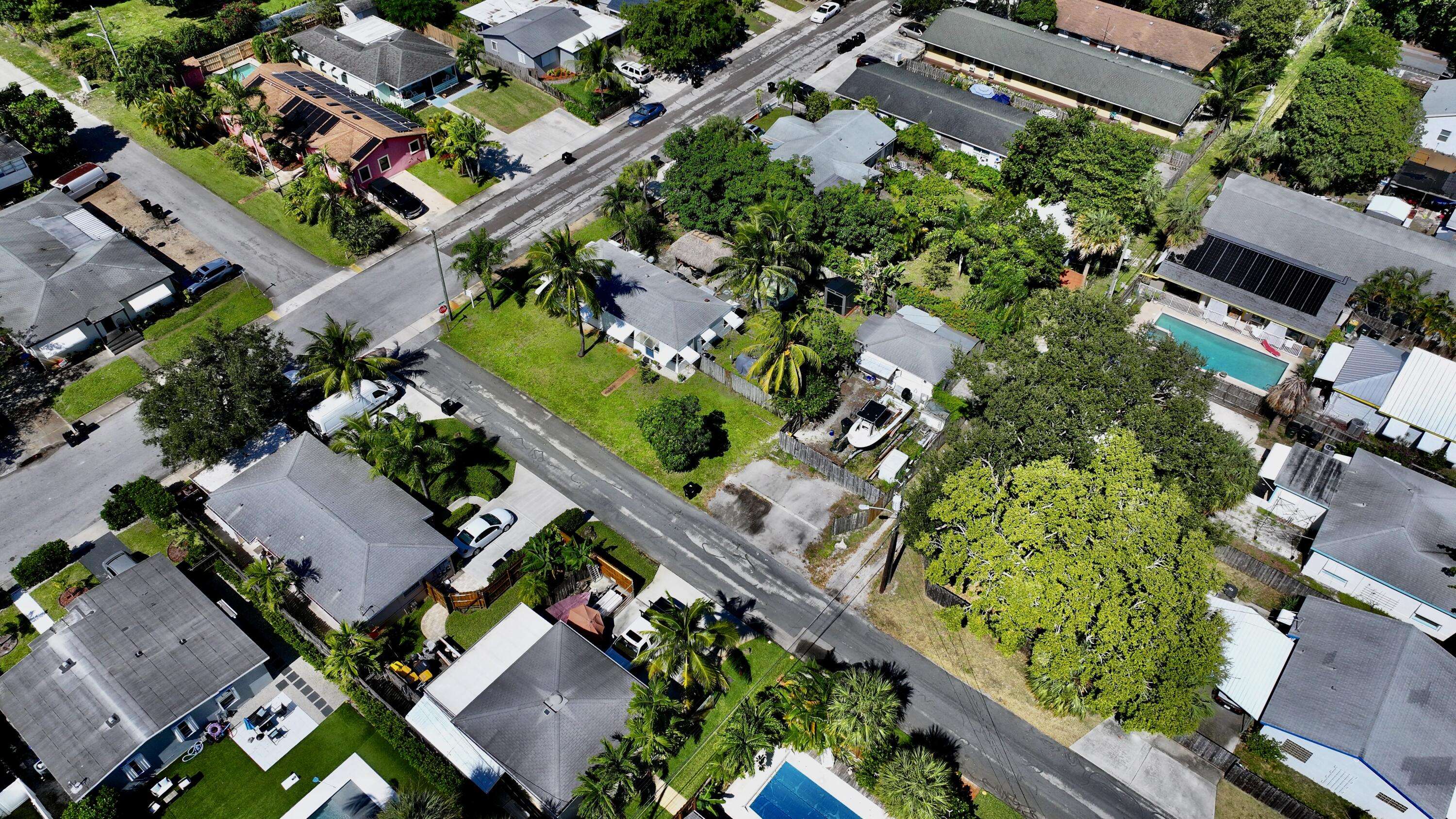 Lake Worth Beach, FL 33460,416 S 11th AVE