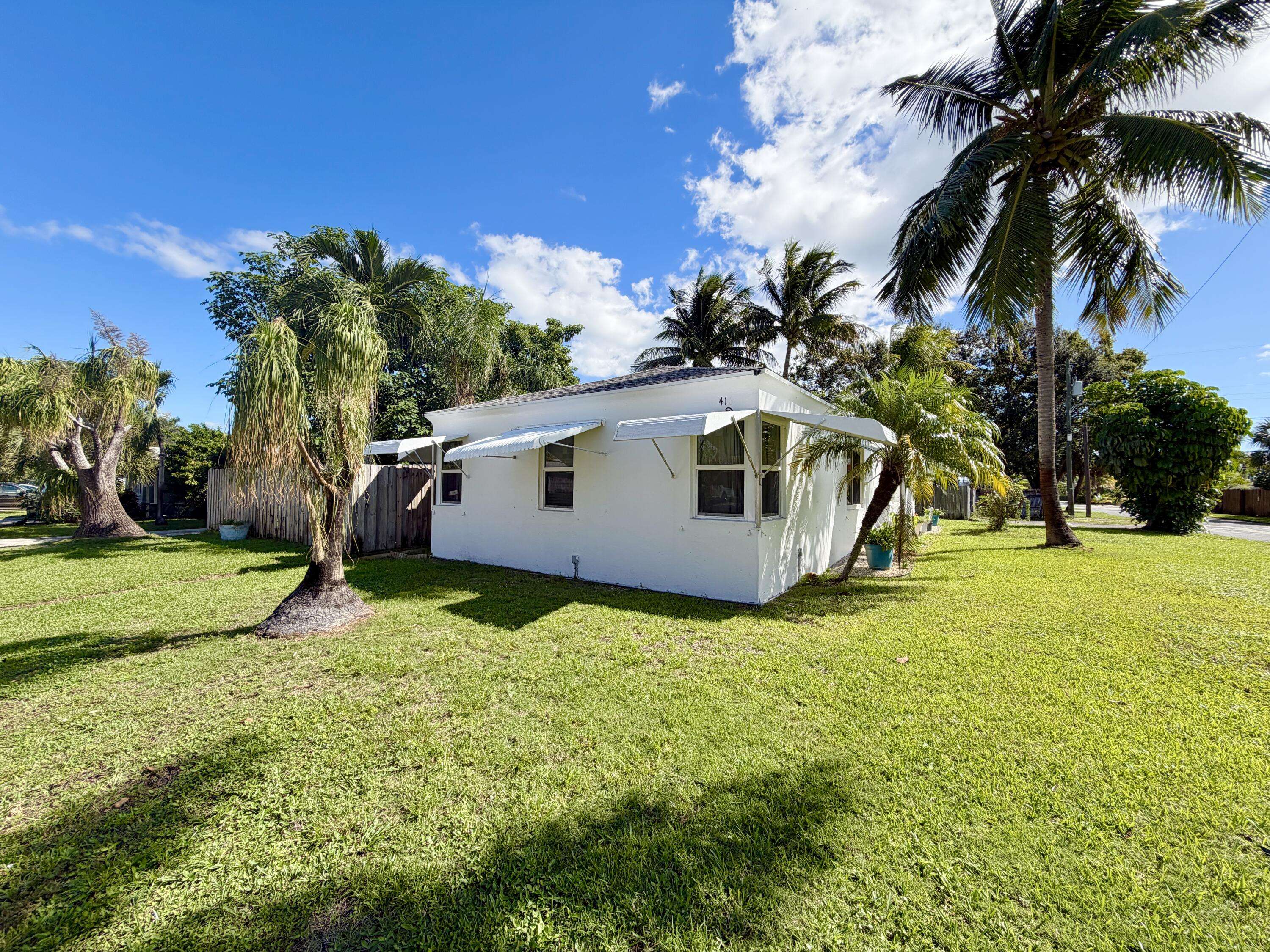 Lake Worth Beach, FL 33460,416 S 11th AVE