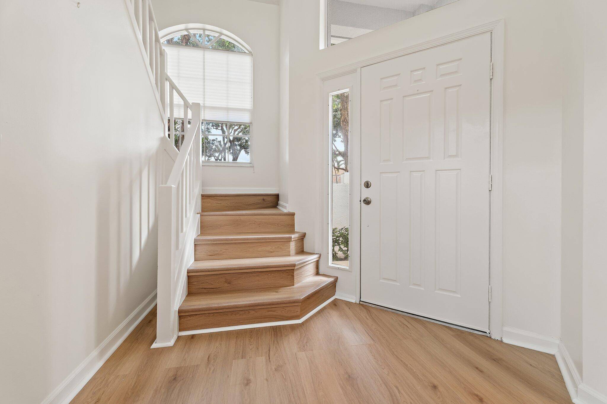 Palm Beach Gardens, FL 33418,137 Eagleton CT