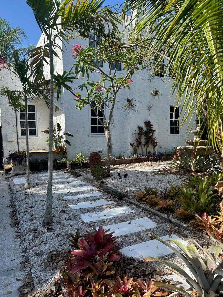 West Palm Beach, FL 33407,820 30th ST