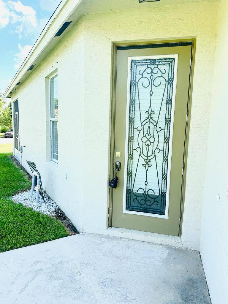 Port Saint Lucie, FL 34986,205 SW Maclay WAY