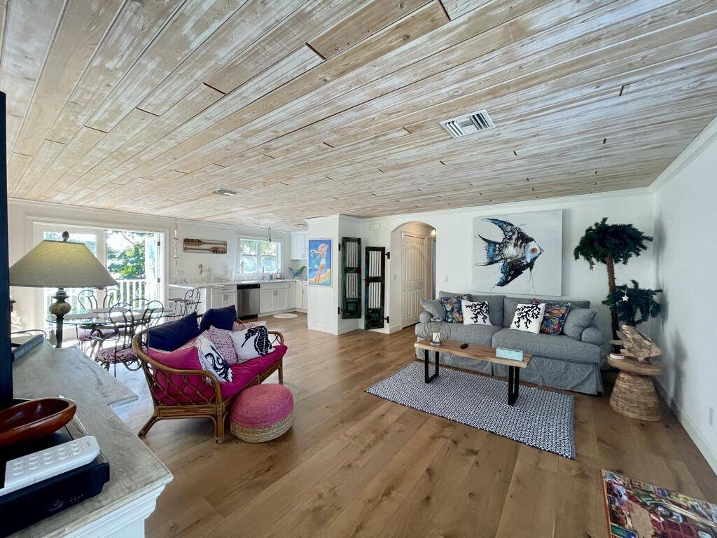 Vero Beach, FL 32963,924 Coquina LN 4