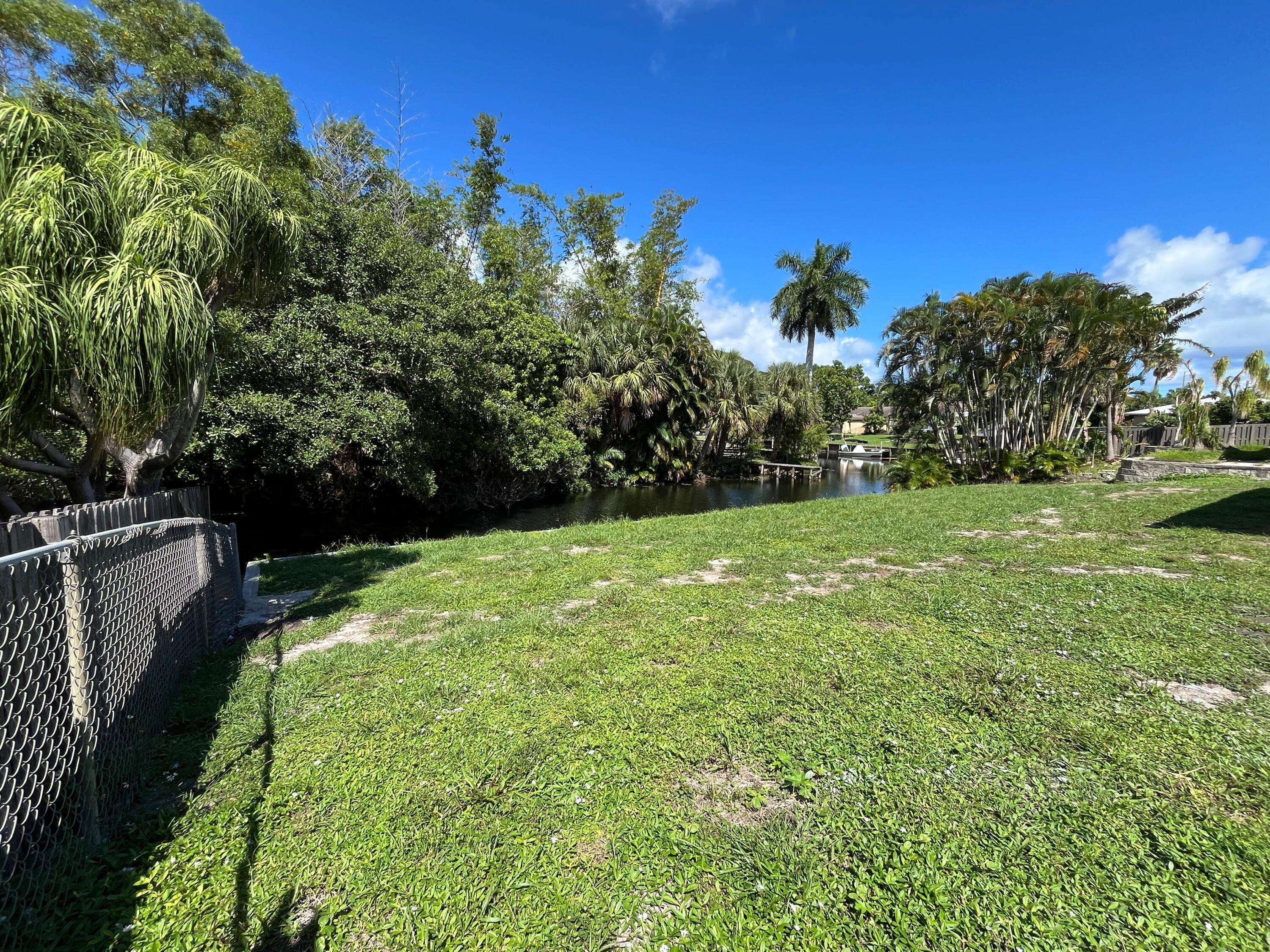 Lake Worth, FL 33462,2141 Hypoluxo RD