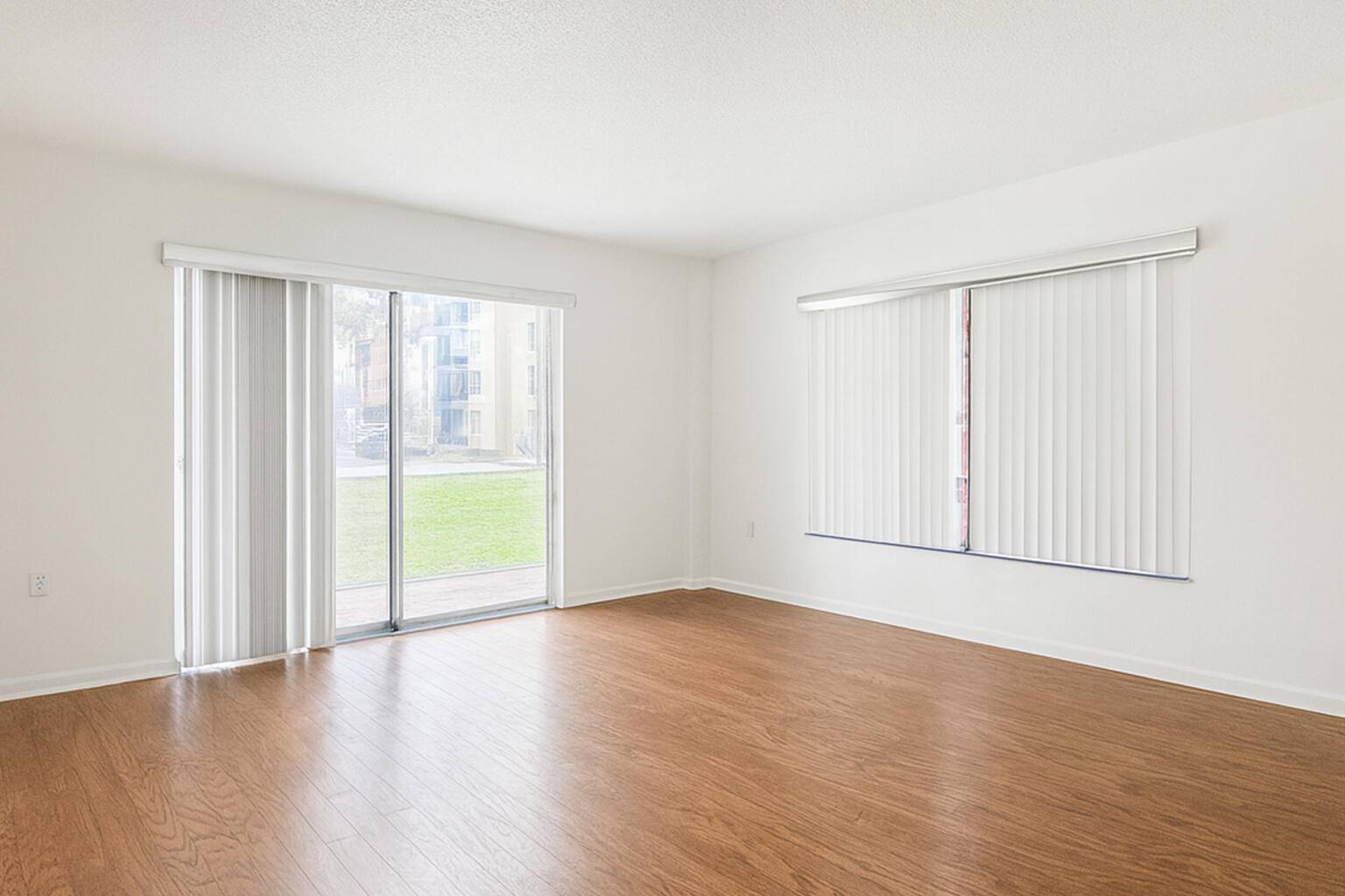 Lauderhill, FL 33319,4174 Inverrary DR 102