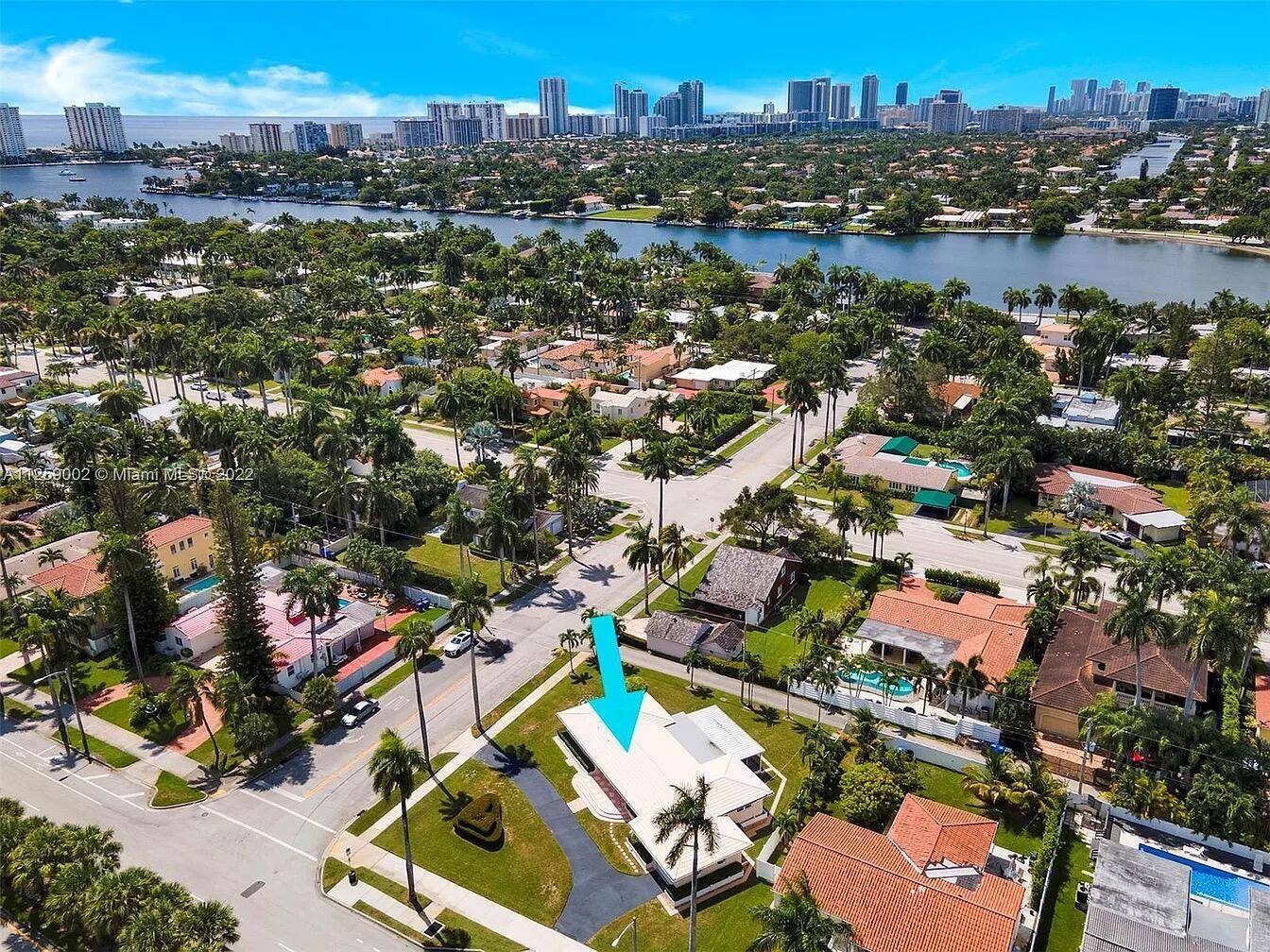 Hollywood, FL 33019,1200 Hollywood BLVD