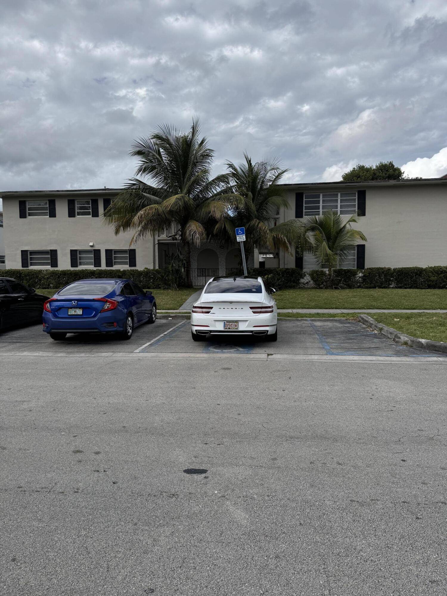 North Miami Beach, FL 33162,2151 NE 168th ST 3