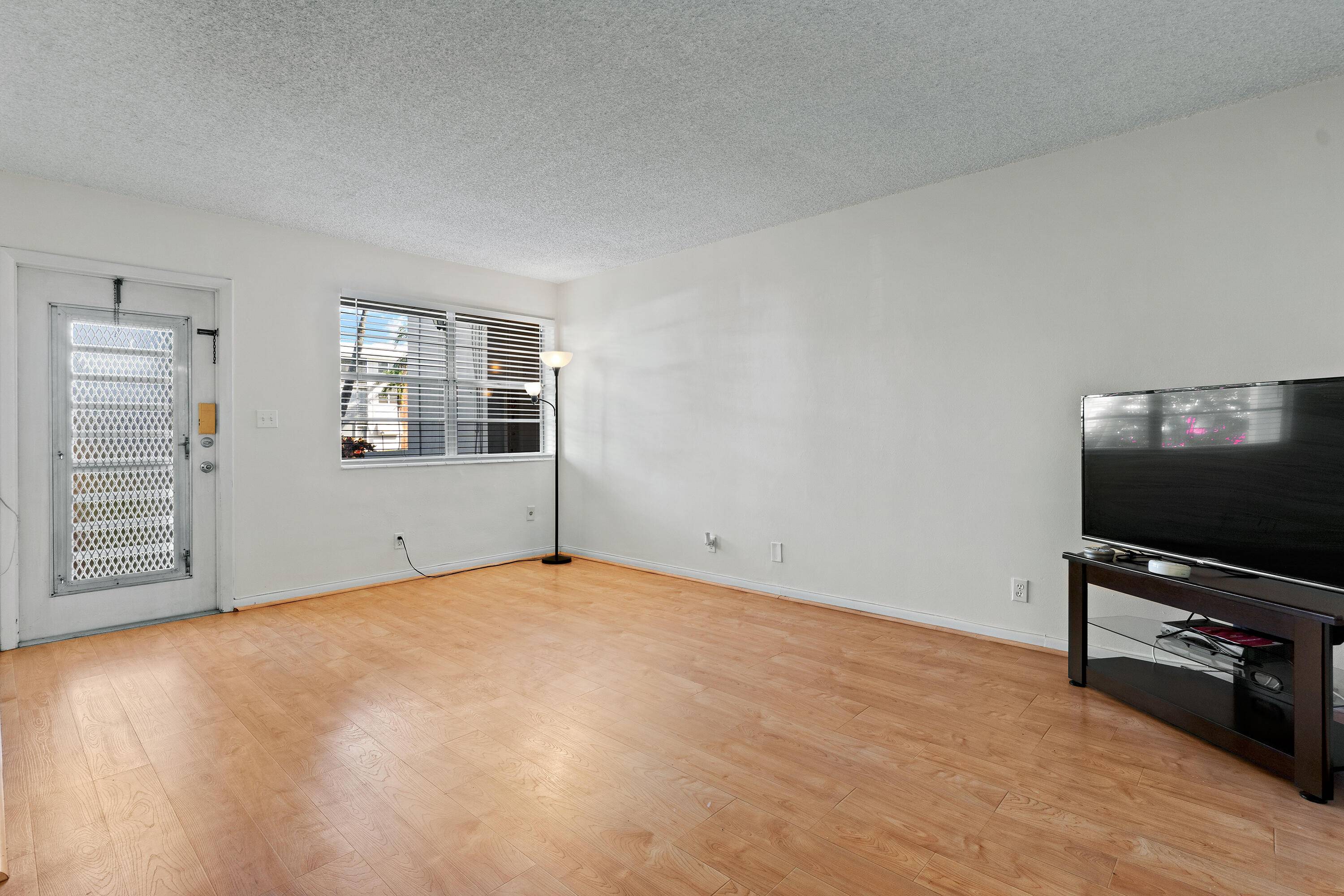 Boca Raton, FL 33432,20 SE 13th ST A4