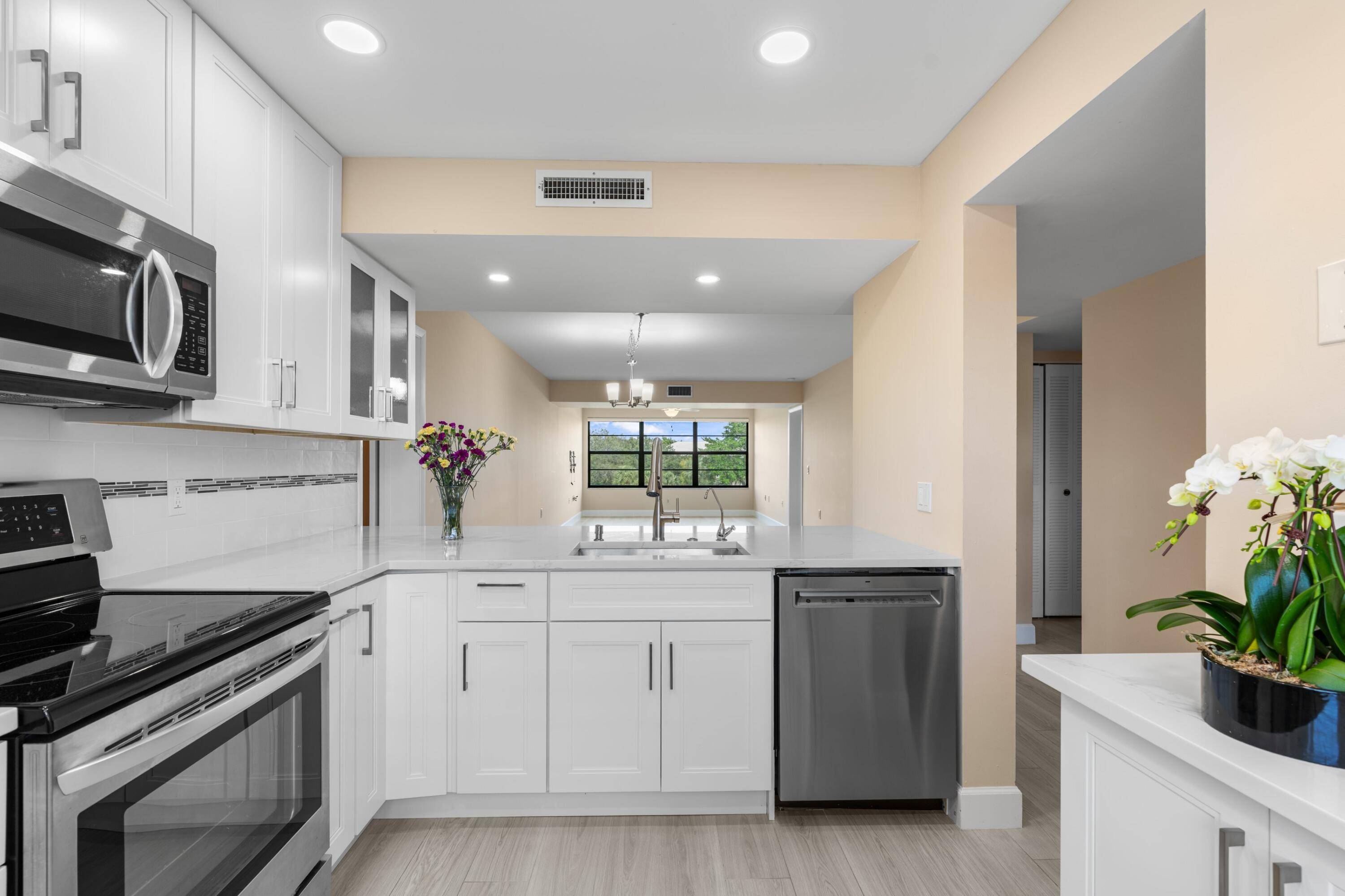 Boca Raton, FL 33433,6025 Balboa CIR 406