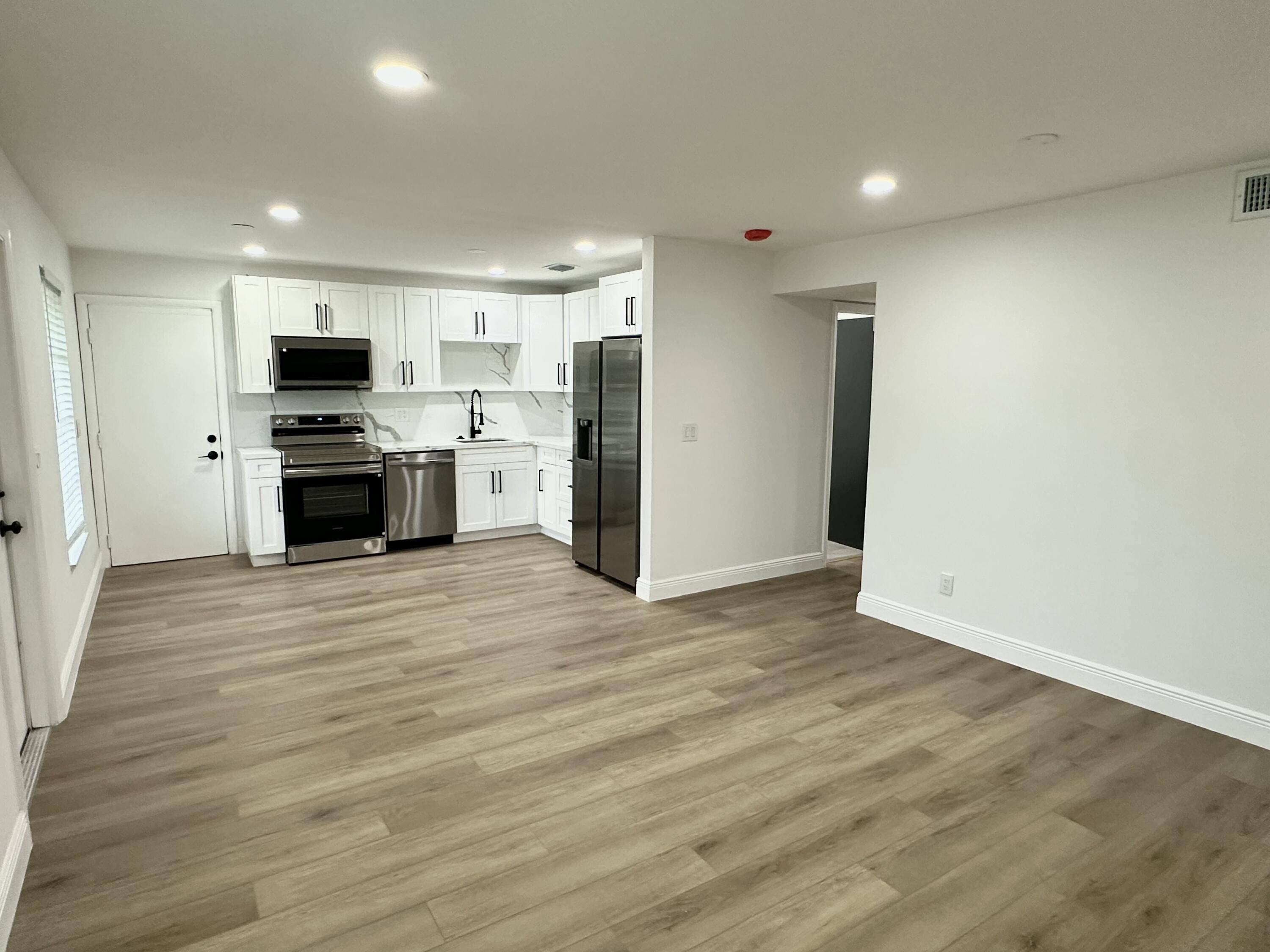 Port Saint Lucie, FL 34983,153 SE Calmoso DR