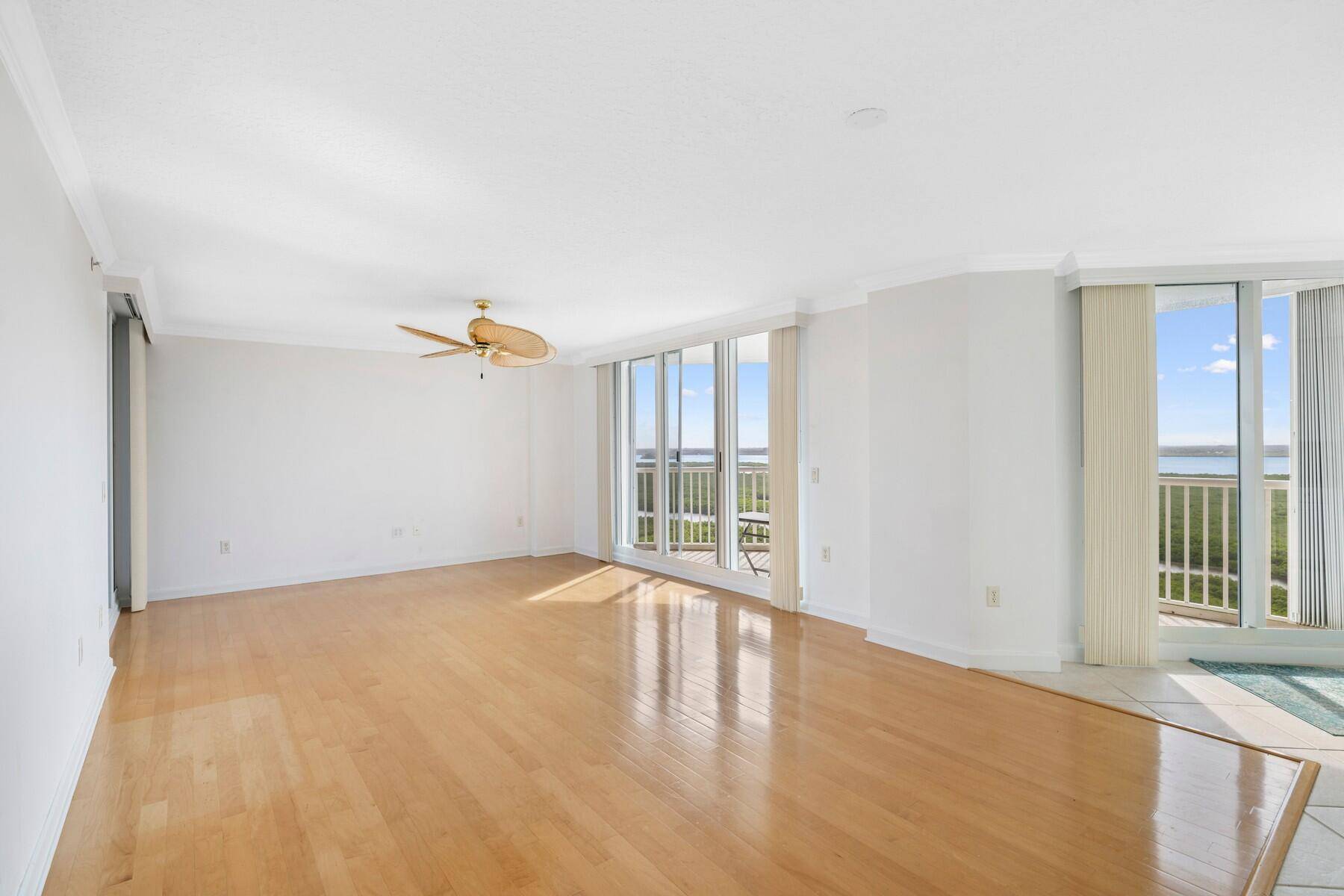 Fort Pierce, FL 34949,5049 N Highway A1a Ph1901