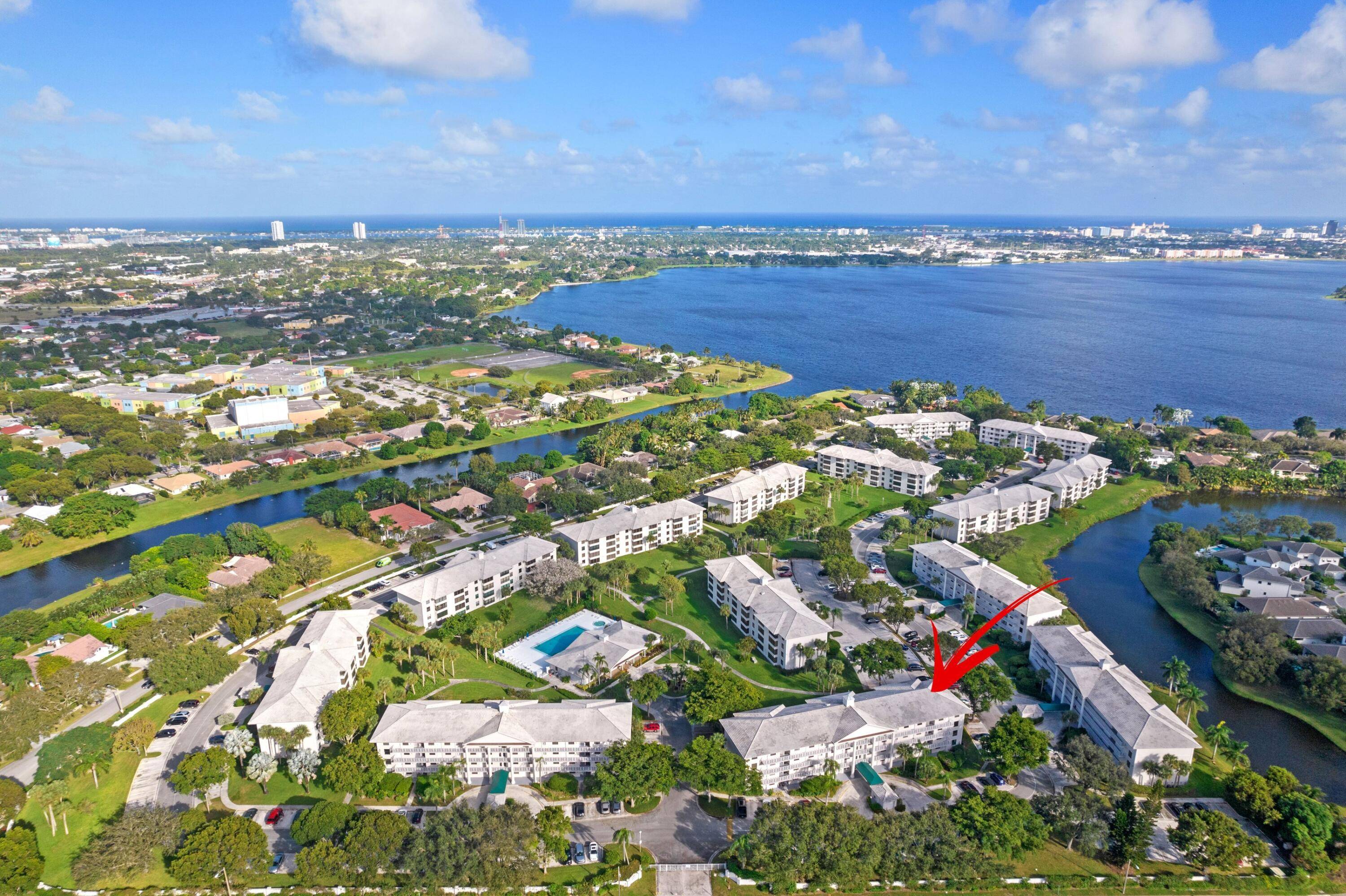 West Palm Beach, FL 33401,3650 Whitehall DR 202