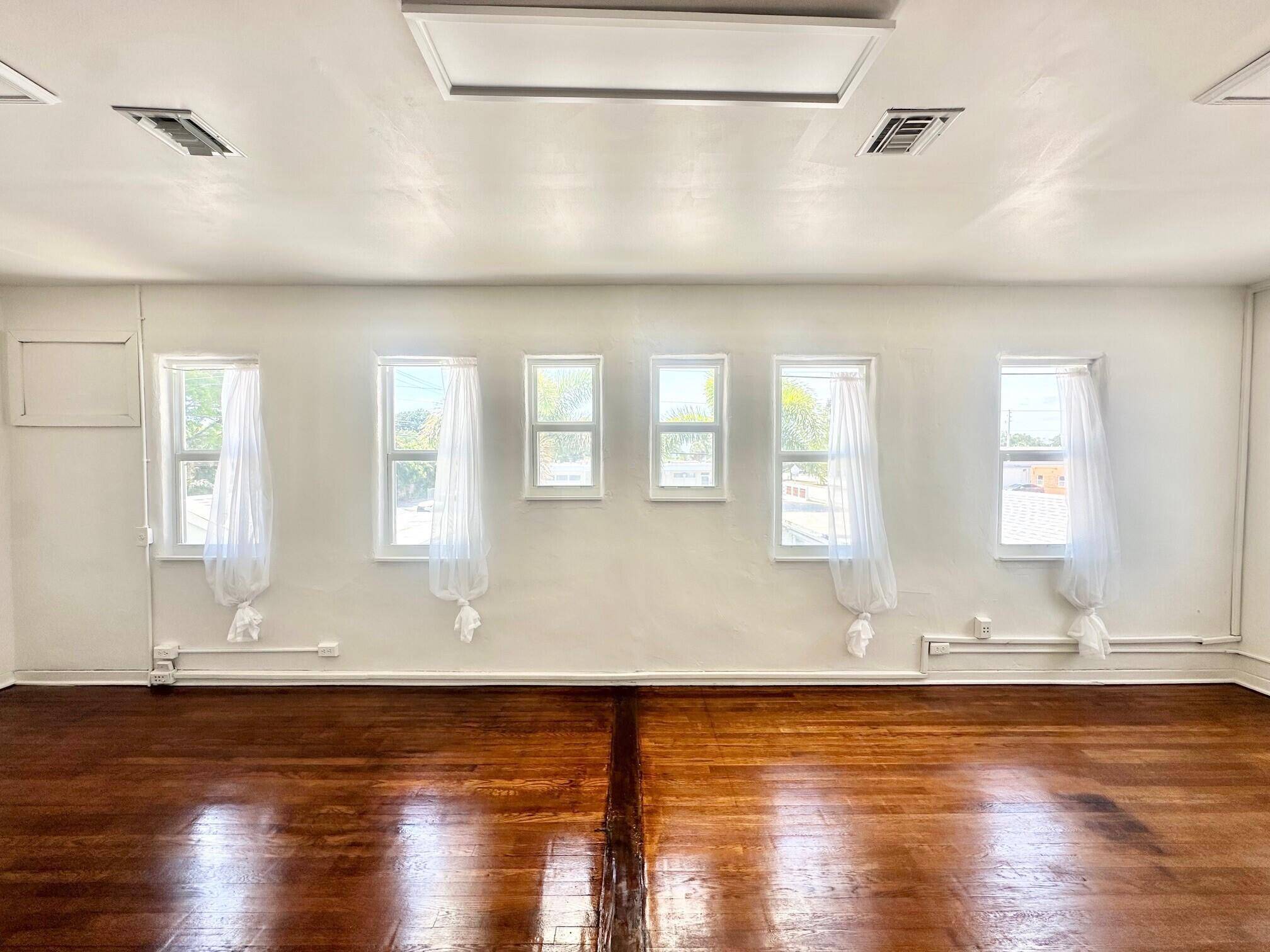 West Palm Beach, FL 33407,3600 Broadway AVE Upstairs A