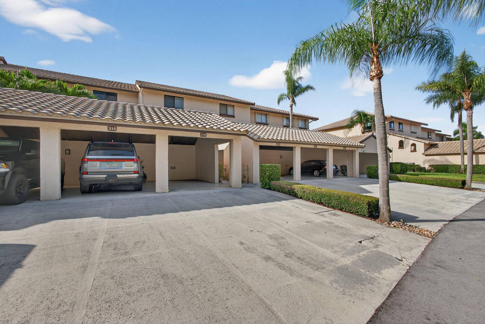 Delray Beach, FL 33483,270 Captains WALK 3160