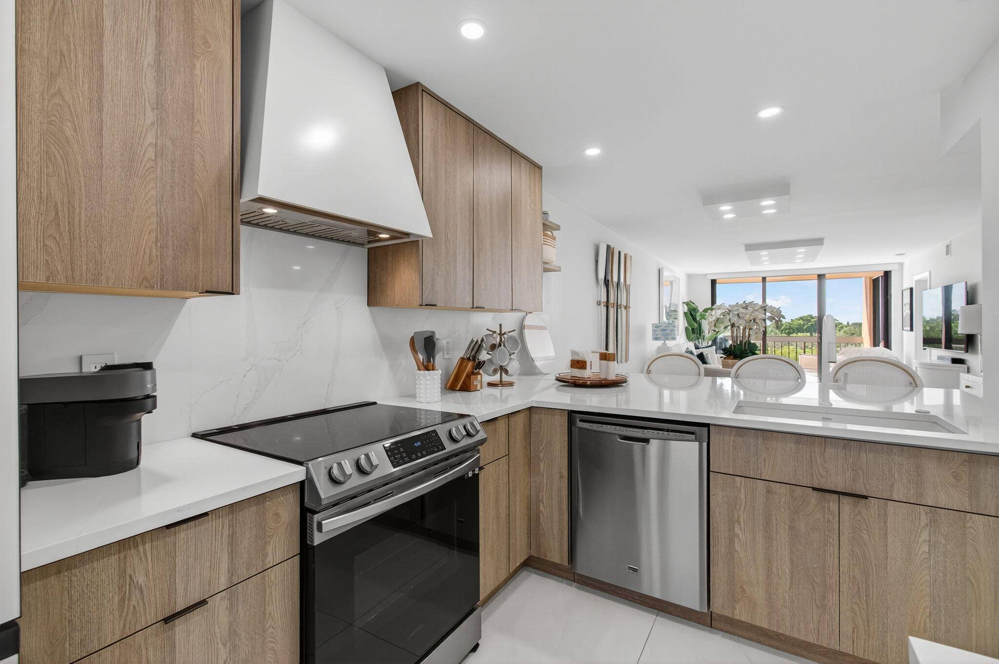 Delray Beach, FL 33444,600 Egret CIR 7501