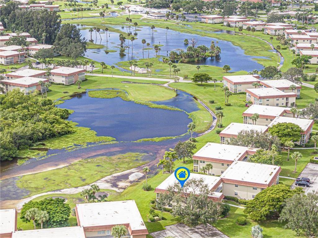 Vero Beach, FL 32962,69 Royal Oak CT 207