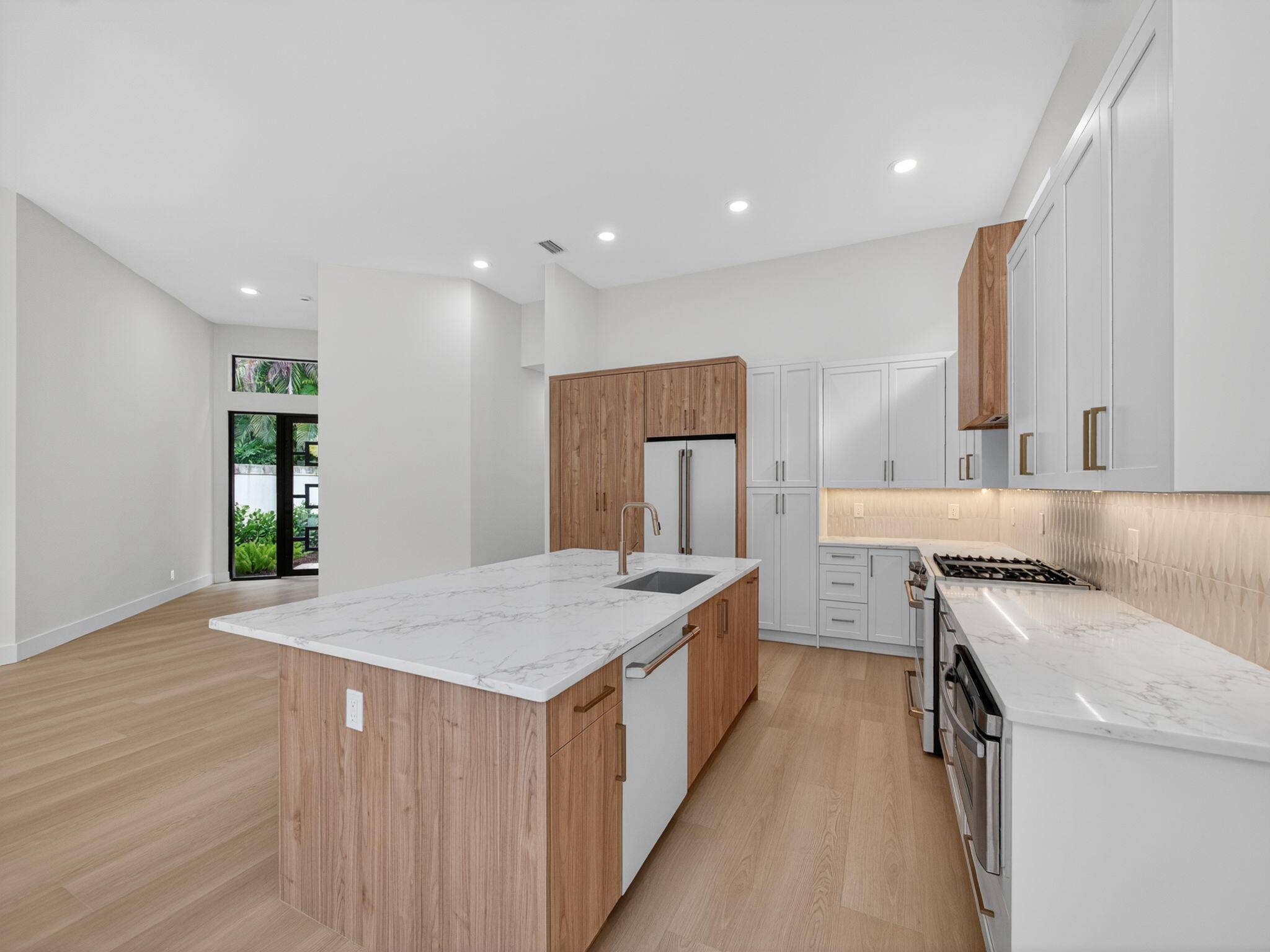 Palm Beach Gardens, FL 33418,100 Sunset Bay DR