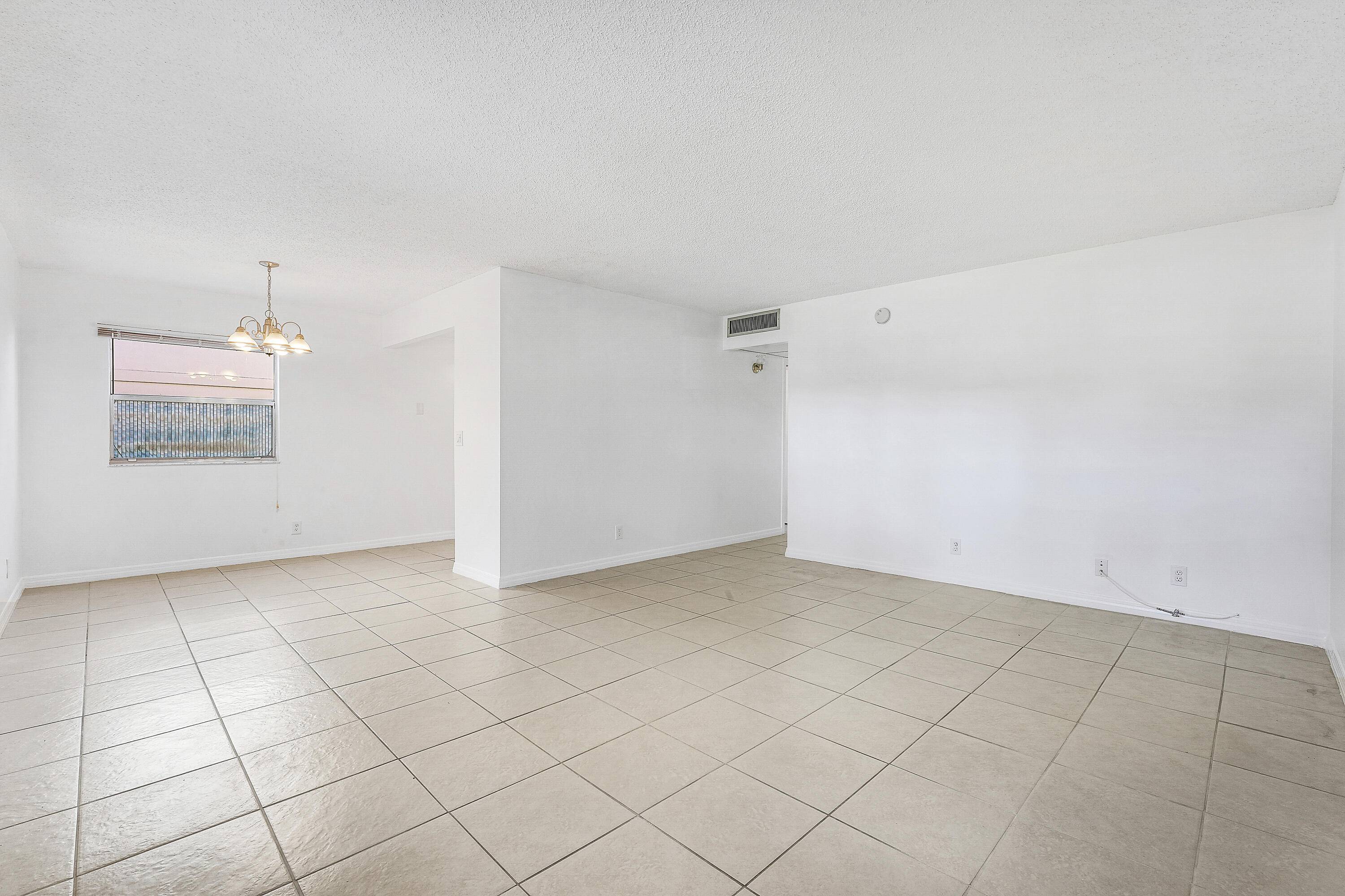 Delray Beach, FL 33446,541 Saxony L