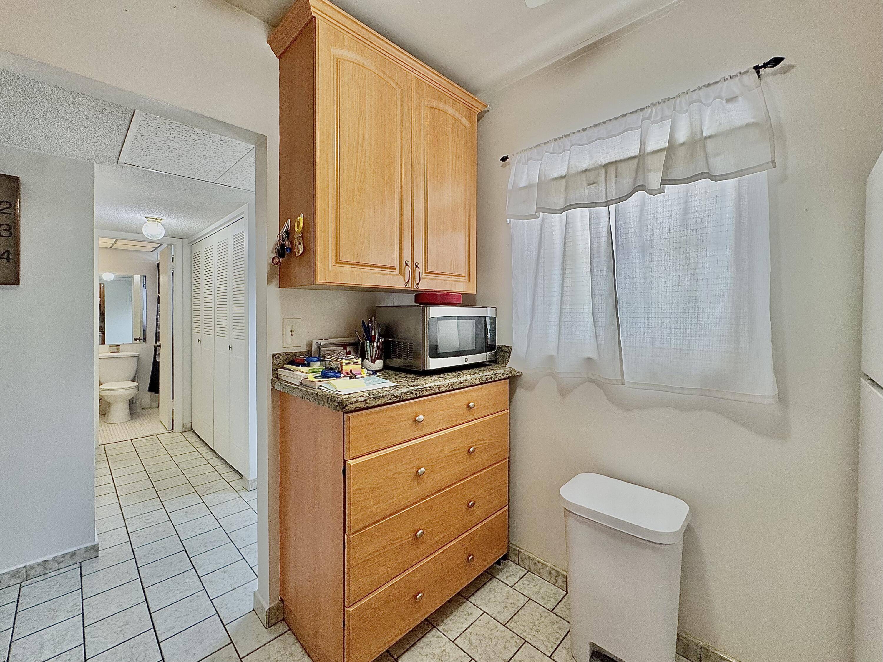 Lauderdale Lakes, FL 33313,5181 W Oakland Park BLVD 212