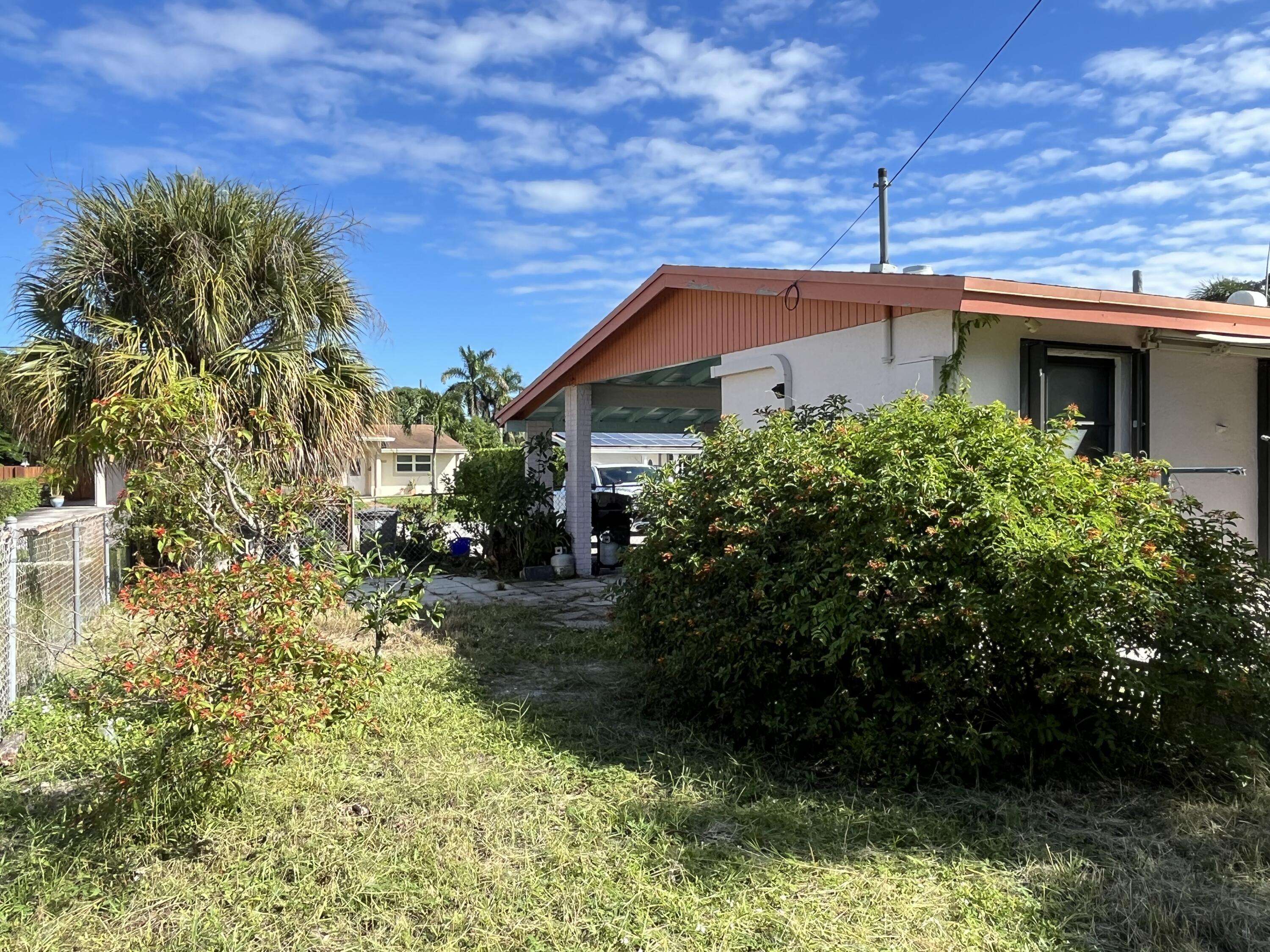 West Palm Beach, FL 33406,2632 Freeport RD