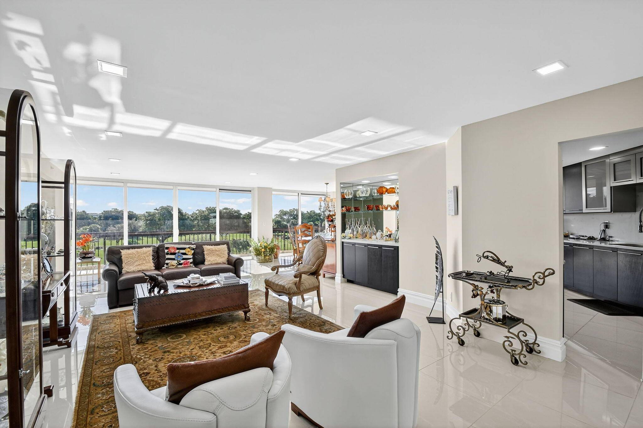 West Palm Beach, FL 33401,1900 Consulate PL 203