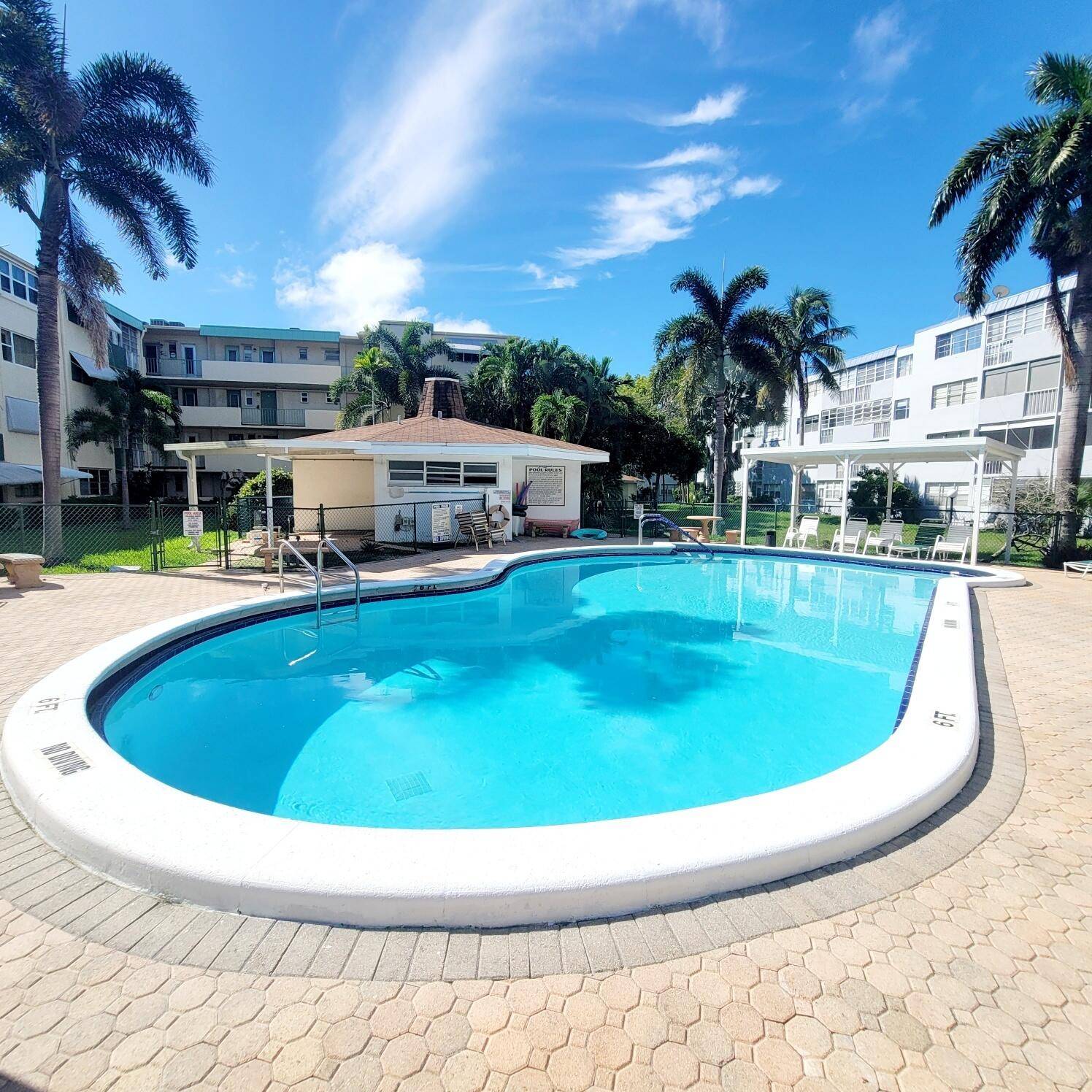 Hallandale Beach, FL 33009,1333 E Hallandale Beach BLVD 121