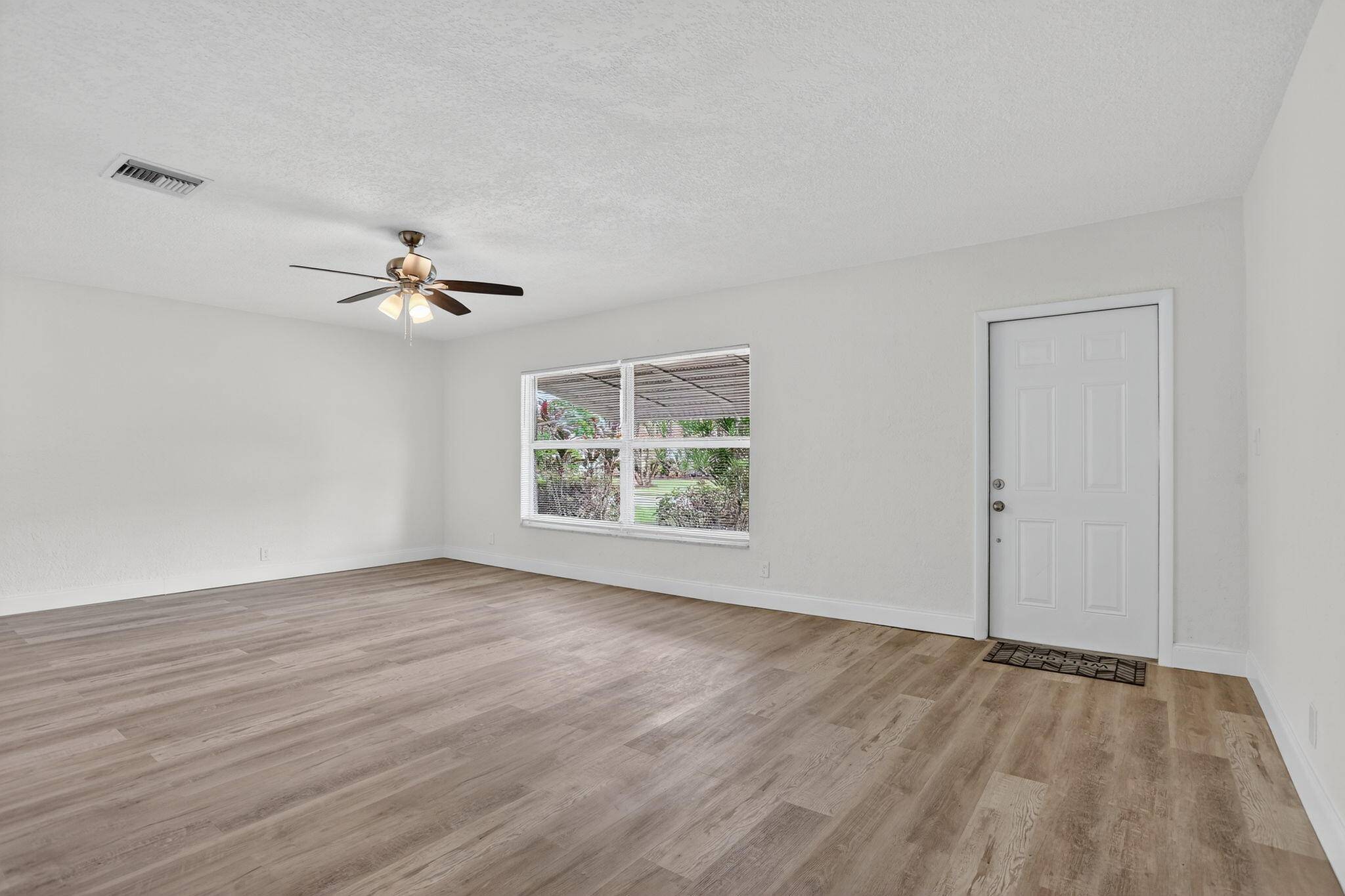 Tamarac, FL 33321,7003 NW 92nd AVE