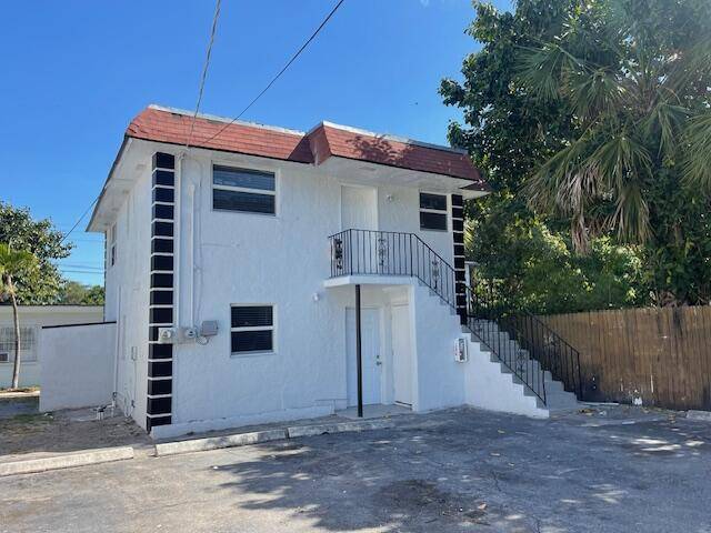 West Palm Beach, FL 33401,302 N Tamarind AVE