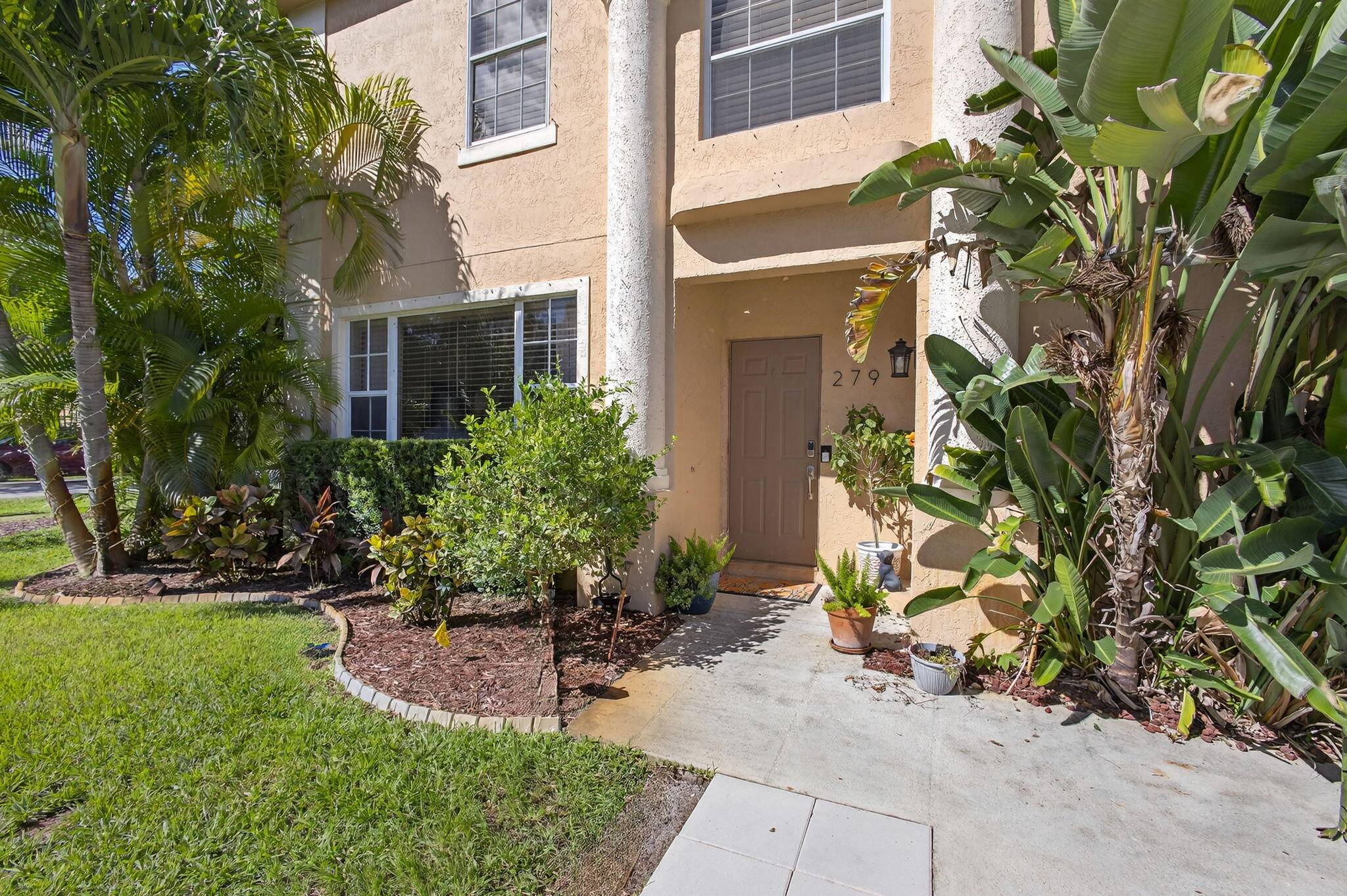 Jupiter, FL 33458,279 Live Oak LN