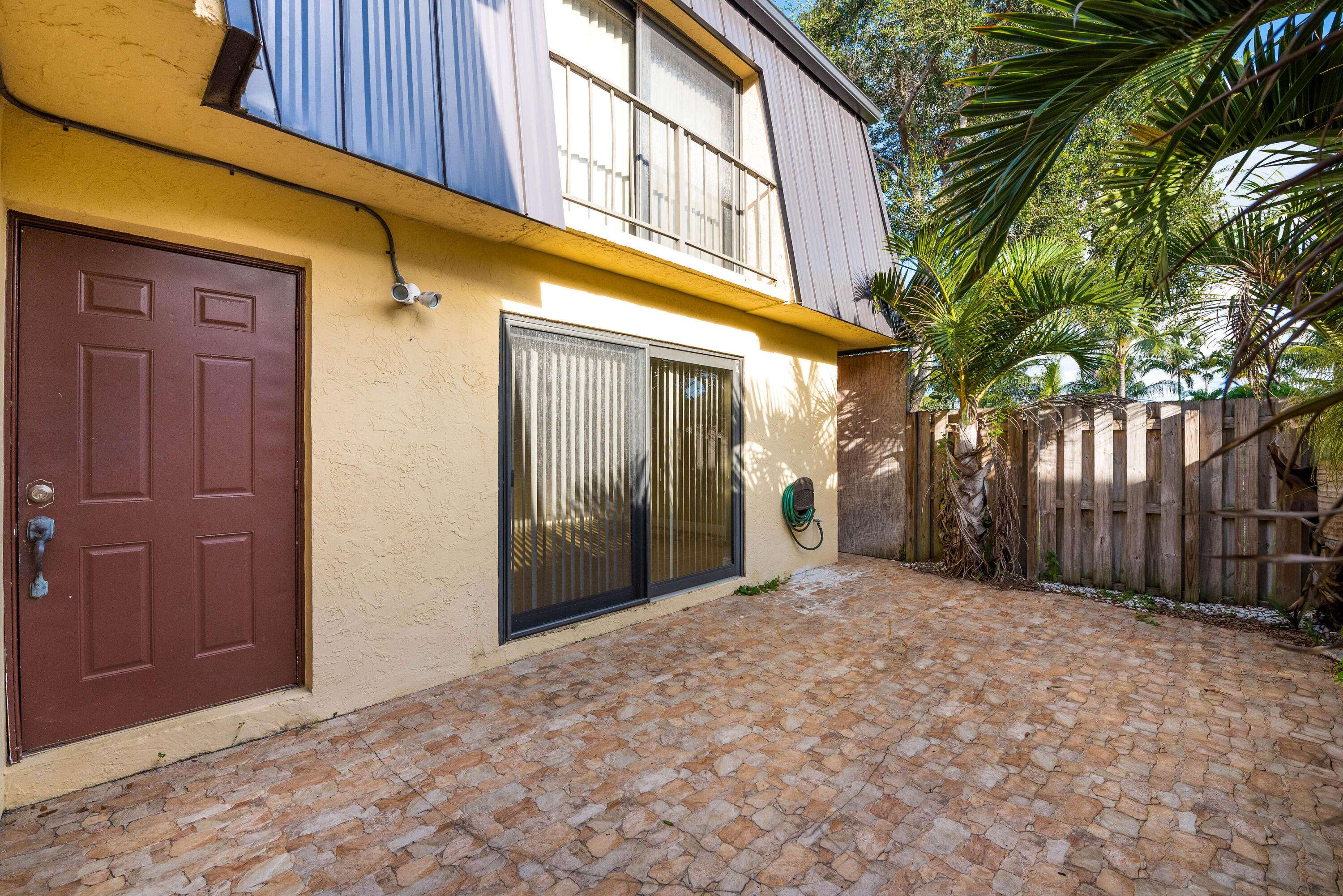 Lake Worth, FL 33461,2471 Waterside DR
