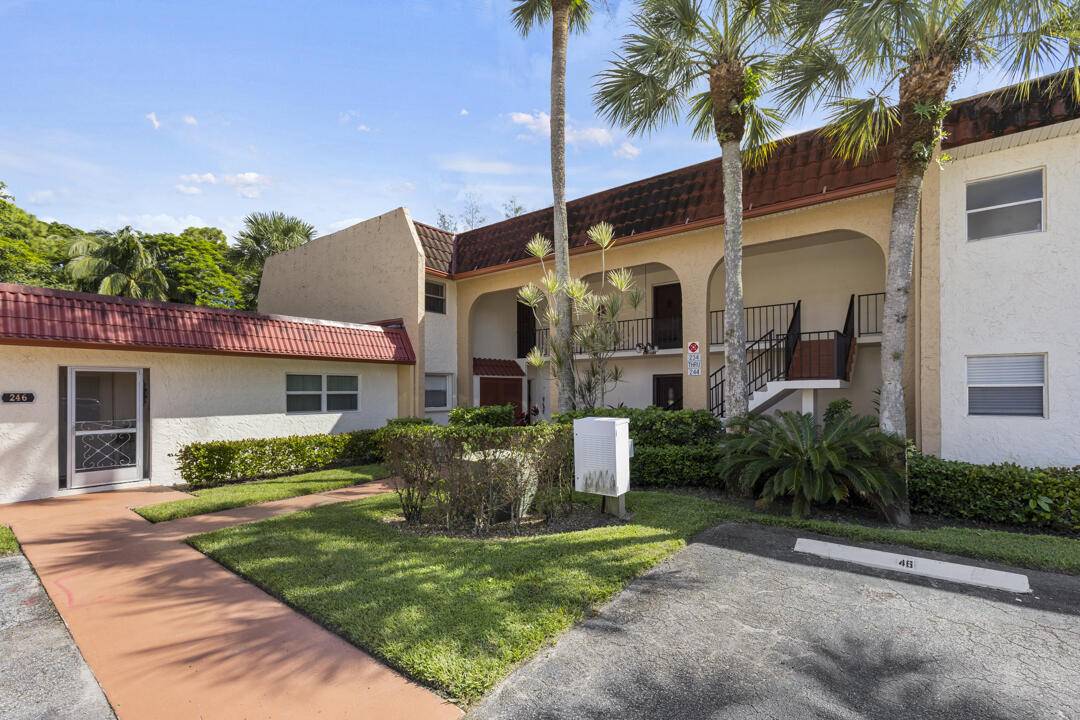 West Palm Beach, FL 33411,244 Lake Dora DR