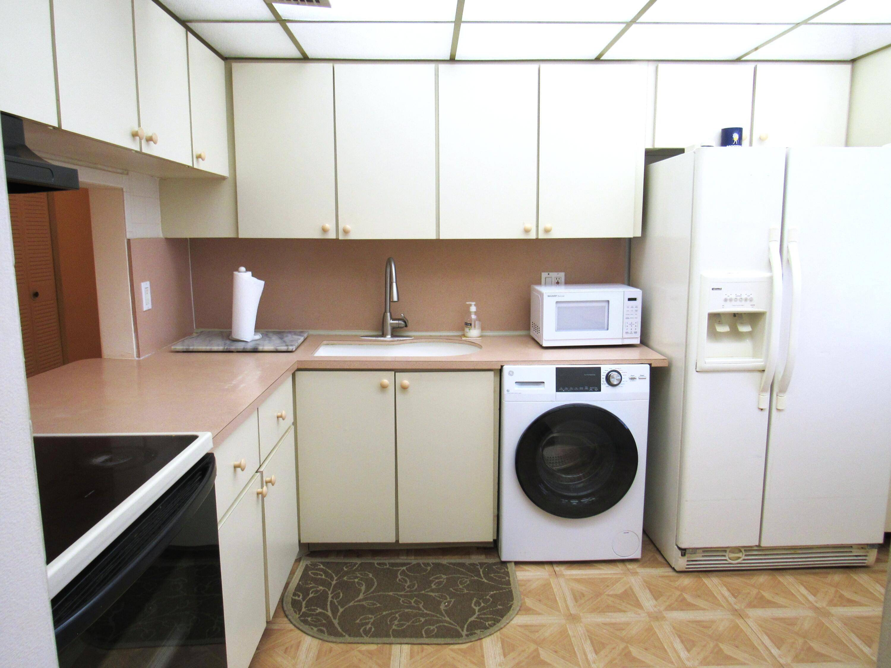 West Palm Beach, FL 33411,120 Lake Meryl DR 224