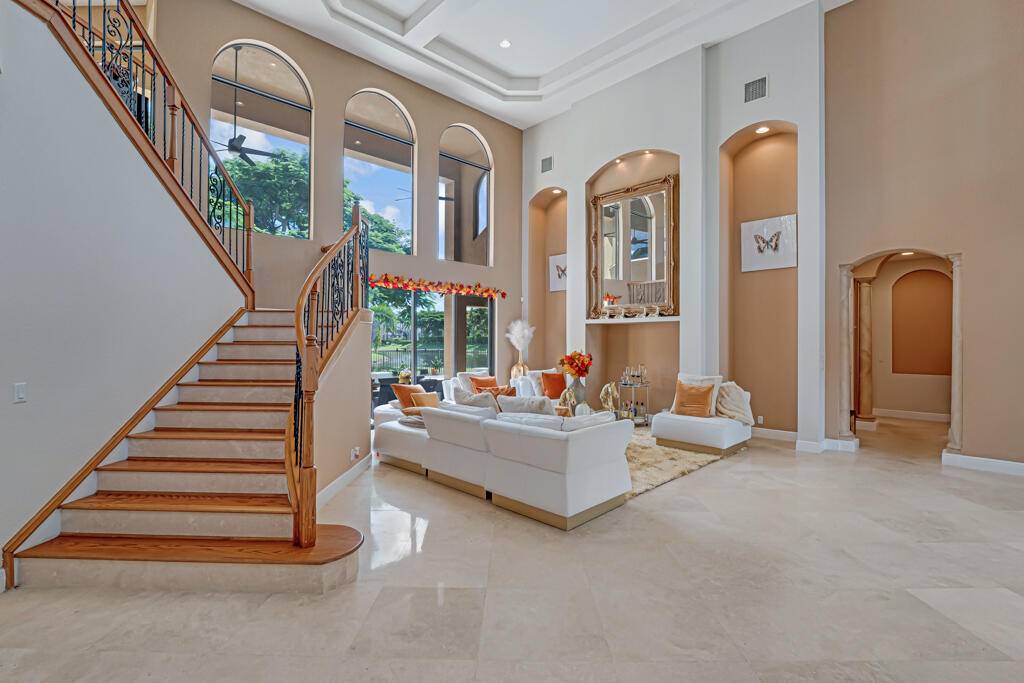 Wellington, FL 33449,10766 10766 Versailles Boulevard BLVD