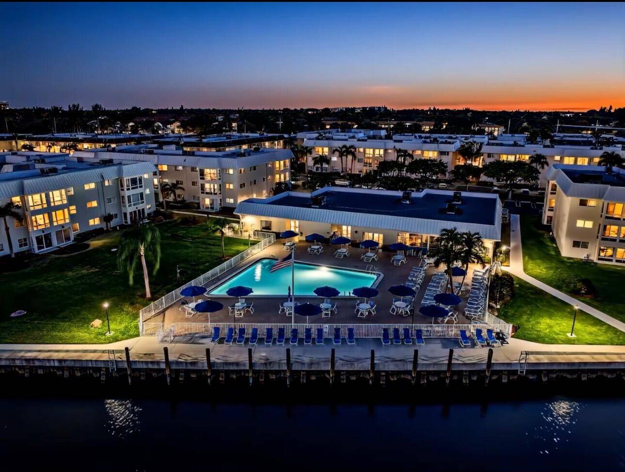 Boynton Beach, FL 33435,33 Colonial Club DR 203