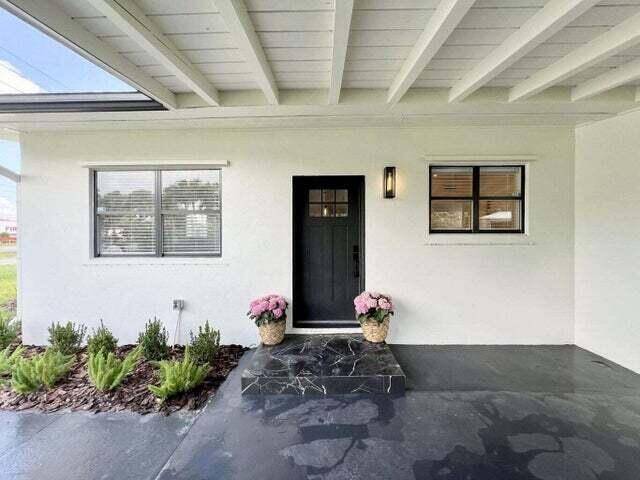 Port Saint Lucie, FL 34952,212 NE Entrada AVE