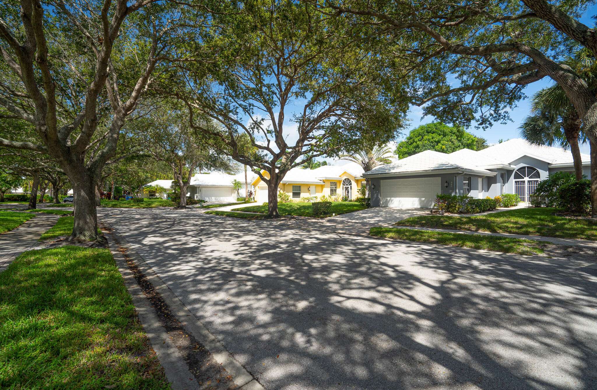 West Palm Beach, FL 33409,960 Bear Island CIR