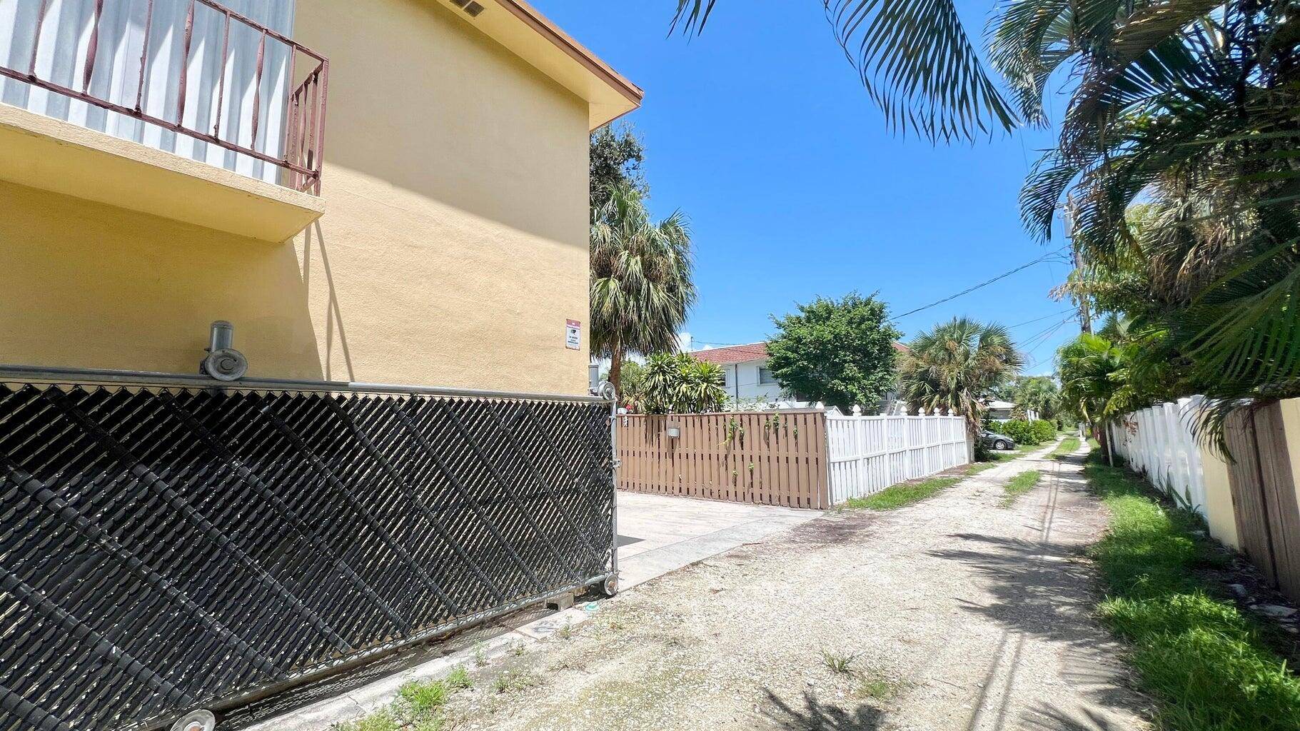 Lake Worth Beach, FL 33460,1120 S Federal HWY