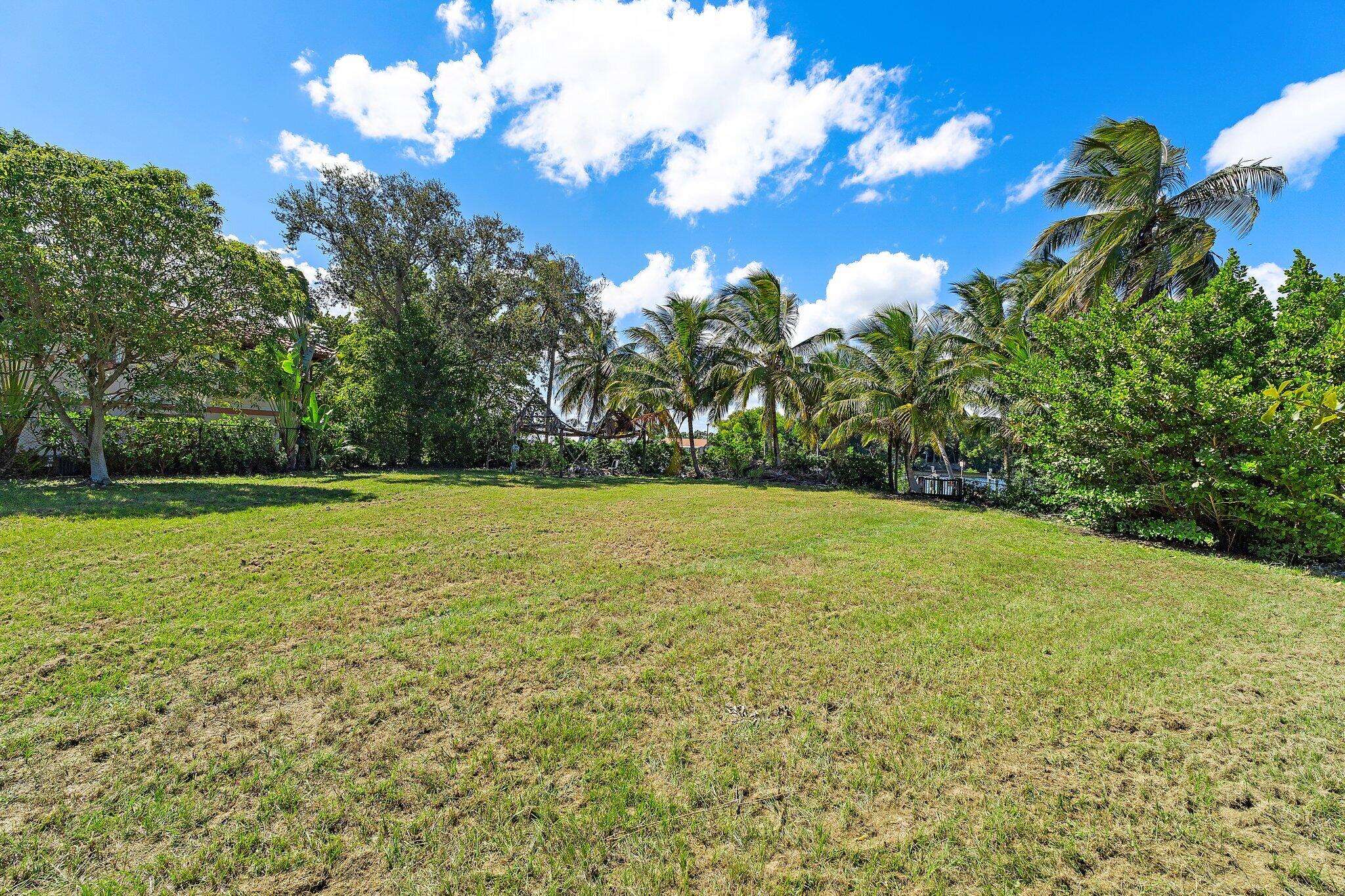 North Palm Beach, FL 33408,2103 Cove LN